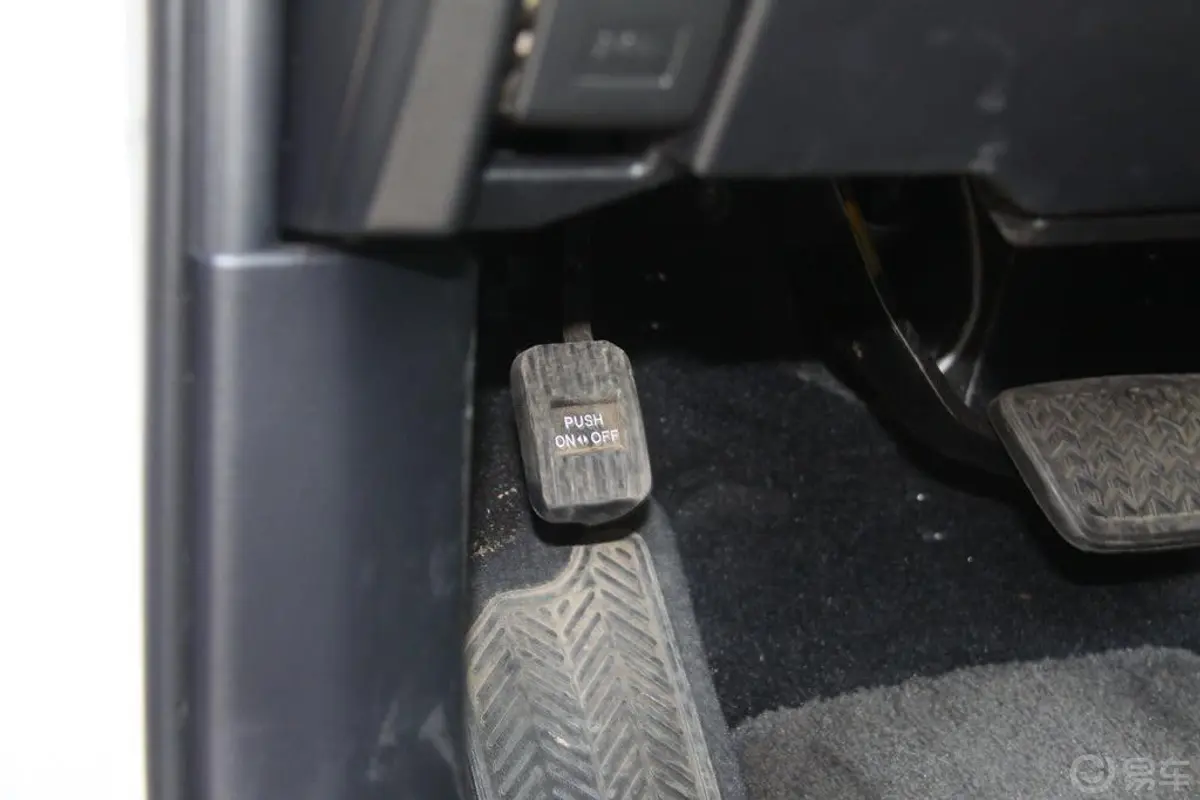 雷克萨斯GX460驻车制动（手刹，电子，脚刹）