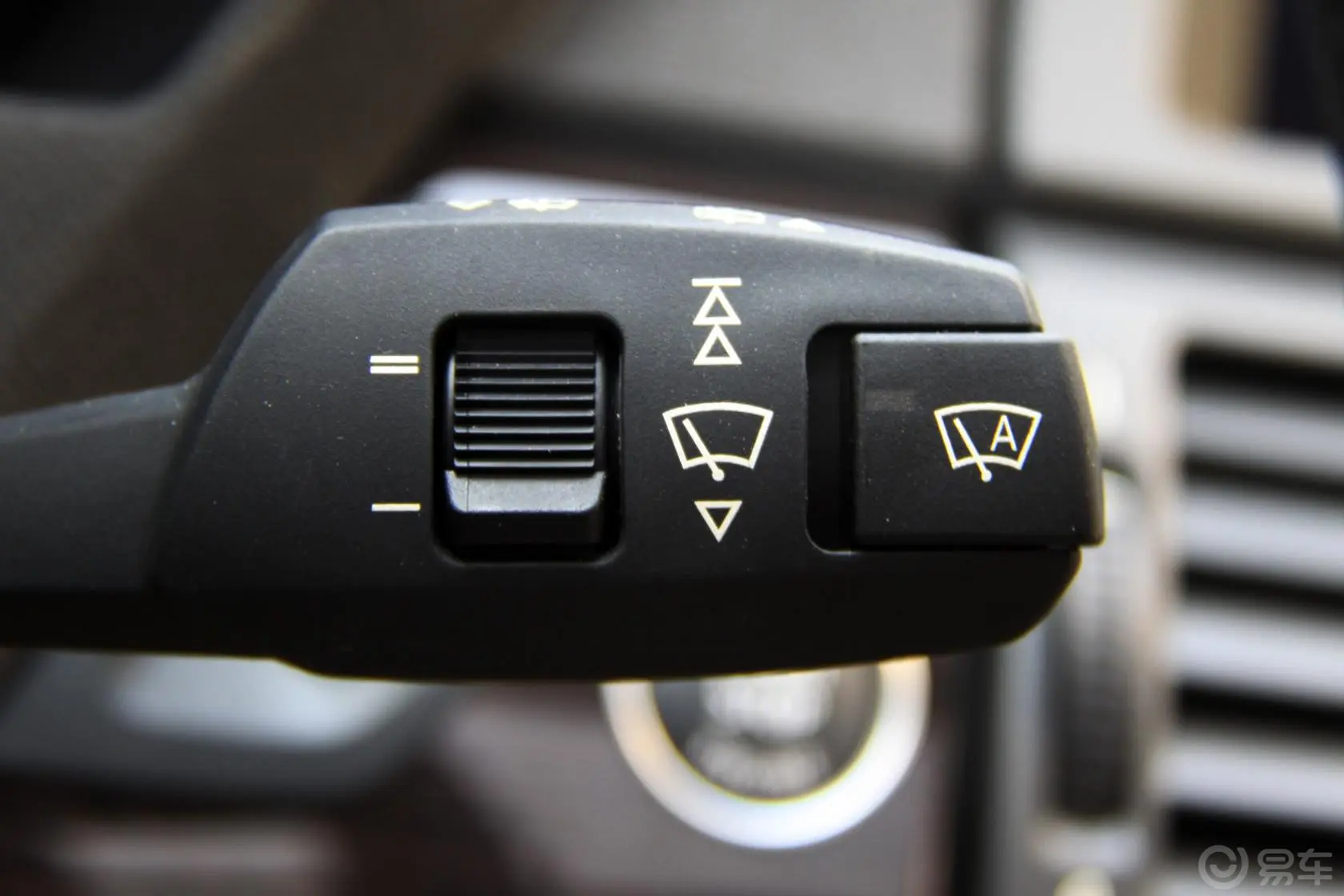 宝马X5(进口)xDrive35i  美规版雨刷器开关