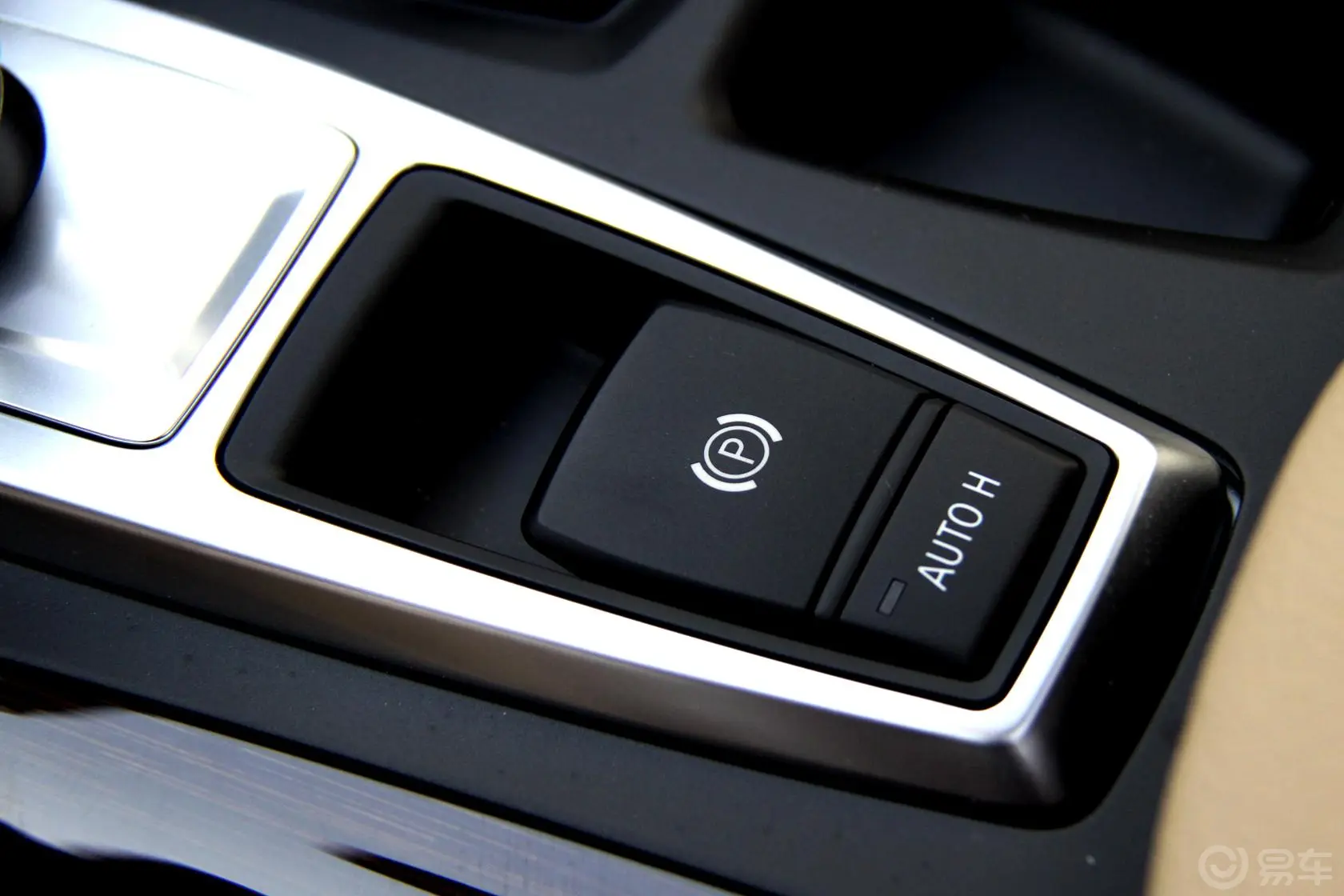宝马X5(进口)xDrive35i  美规版驻车制动（手刹，电子，脚刹）