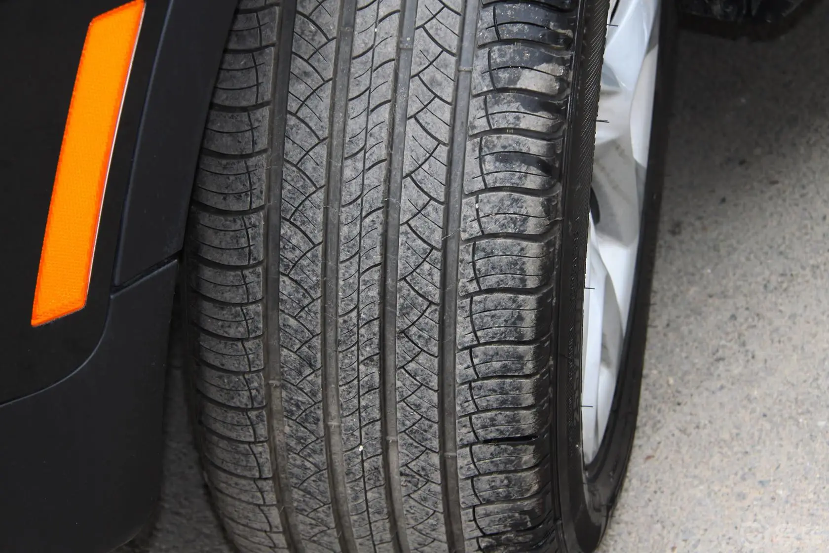 宝马X5(进口)xDrive35i  美规版轮胎花纹