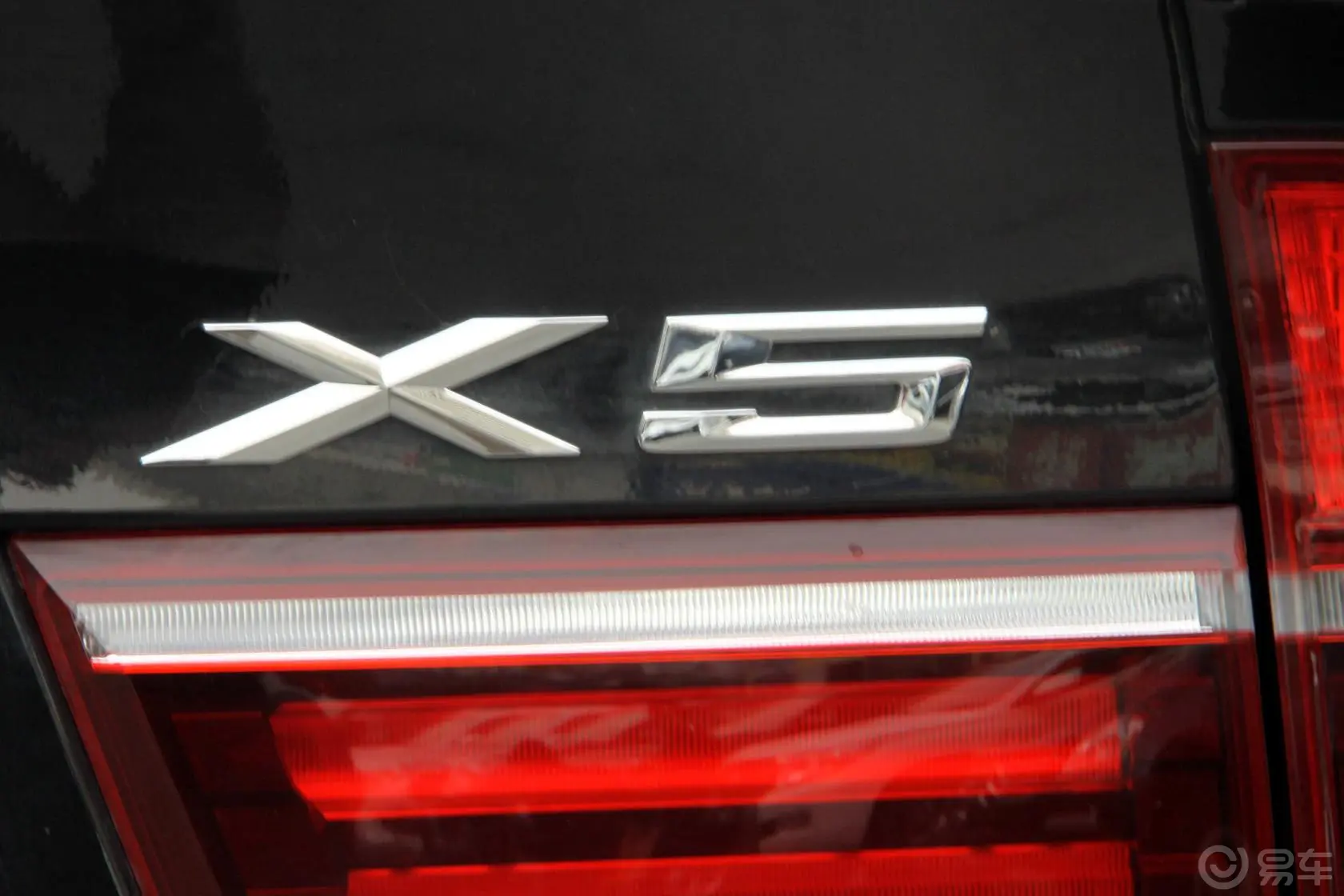 宝马X5(进口)xDrive35i  美规版尾标
