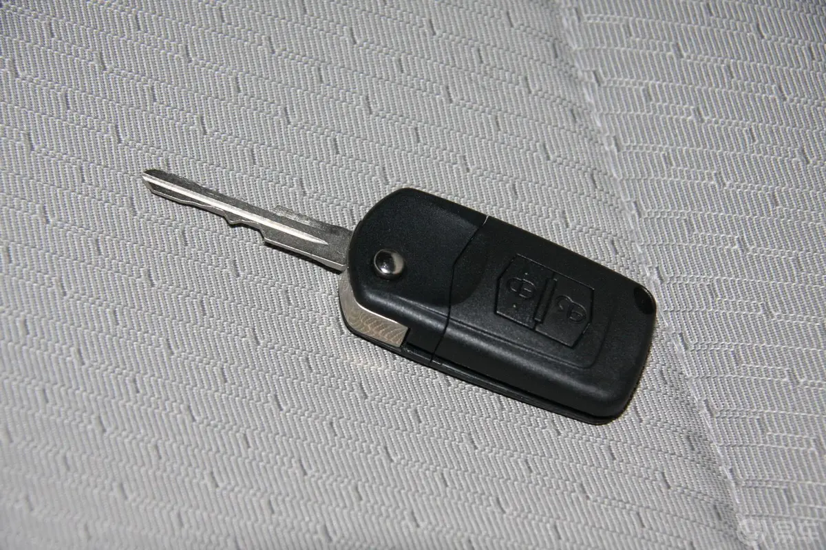奔腾B501.6L 自动 时尚型钥匙