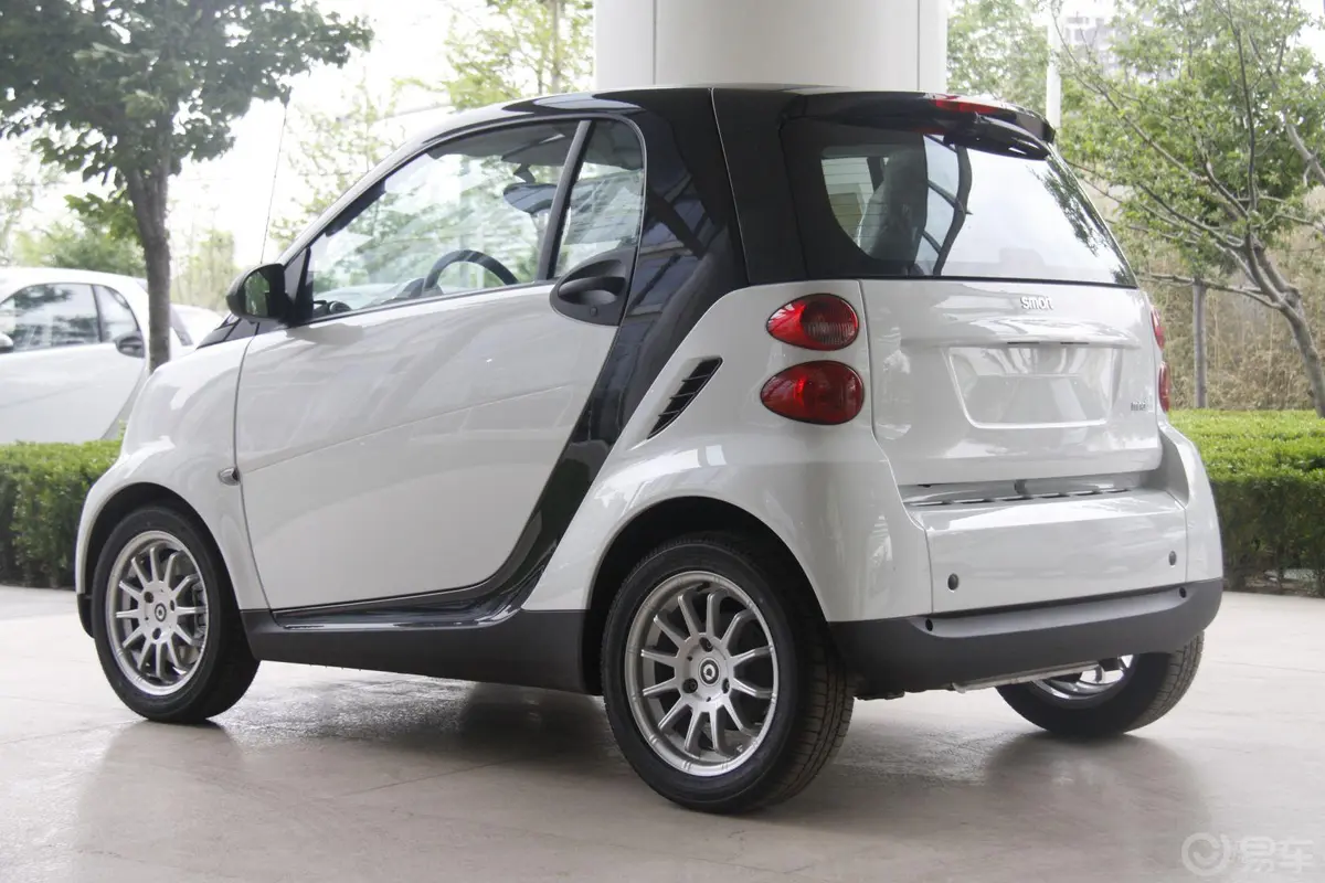 smart fortwo52kw mhd 硬顶 标准版外观