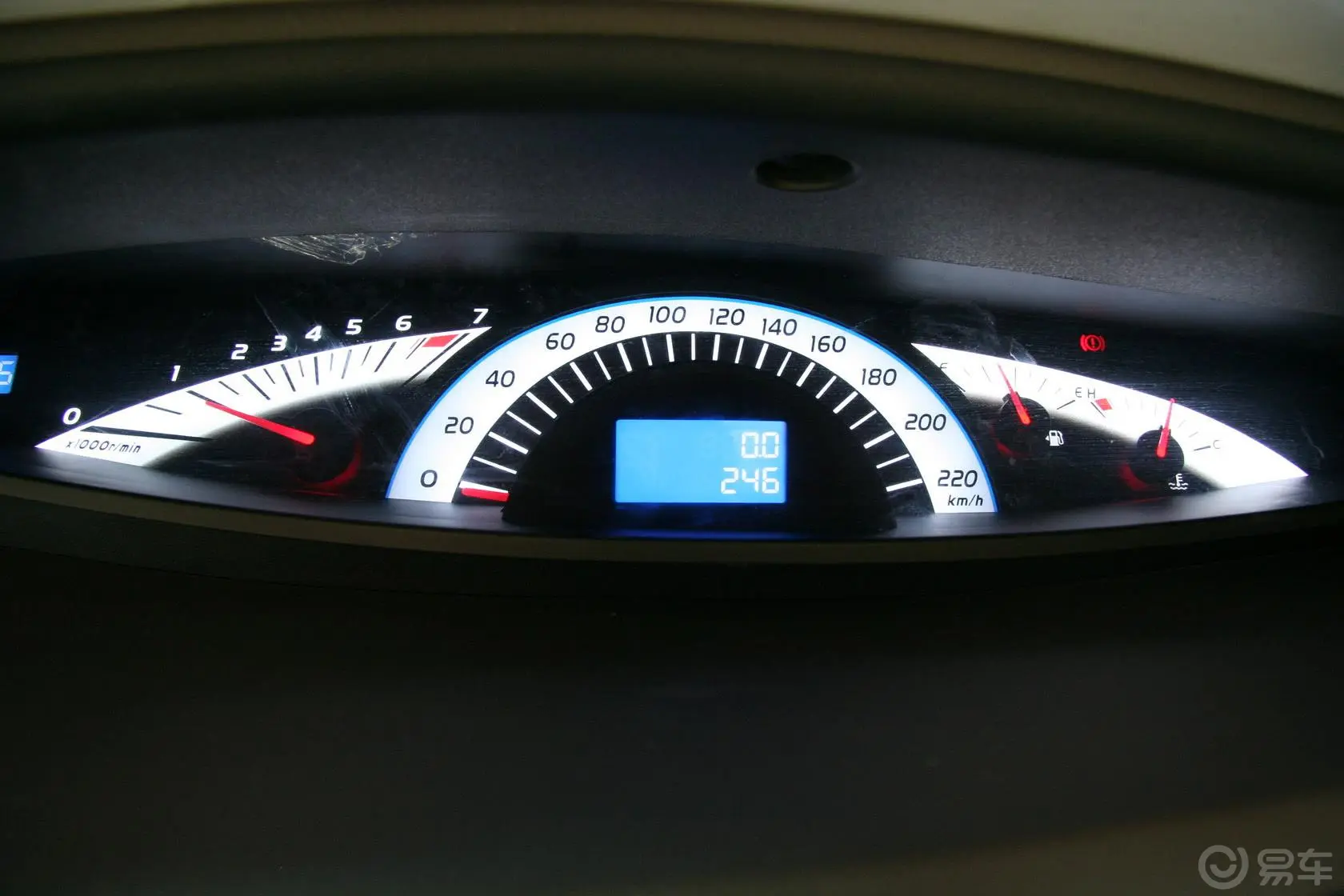 瑞风M5瑞风M5 2.0T 汽油 手动商务版仪表盘背光显示