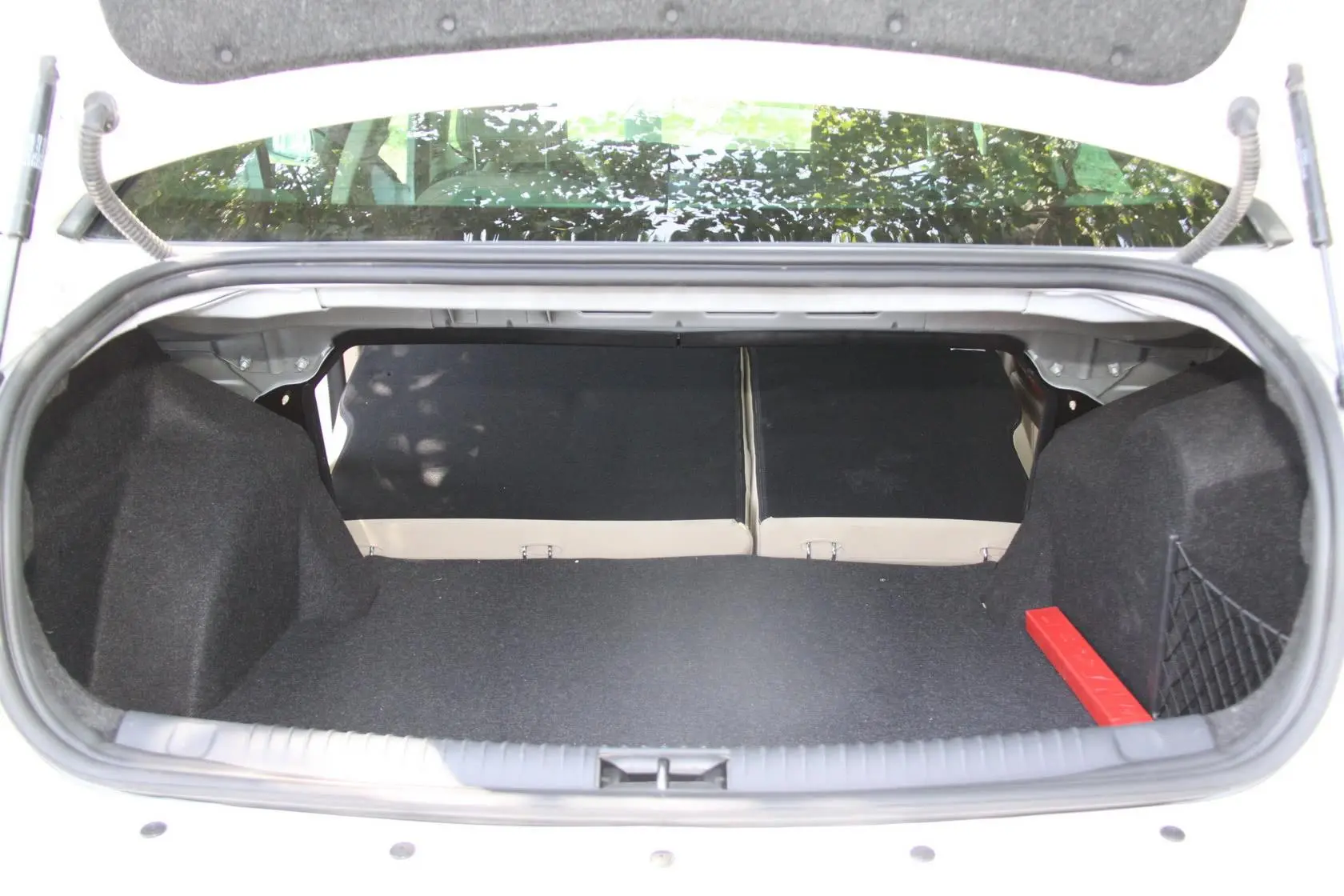 MG6Saloon 1.8T 自动 豪华版行李箱空间（后排全放倒）