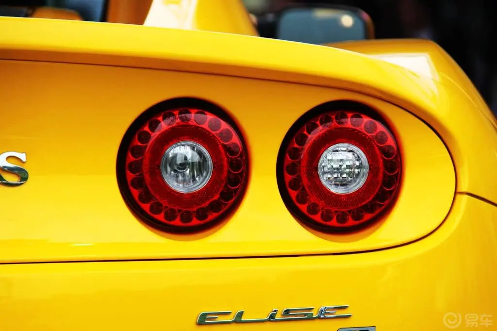 Elise1.8L R 标准版外观