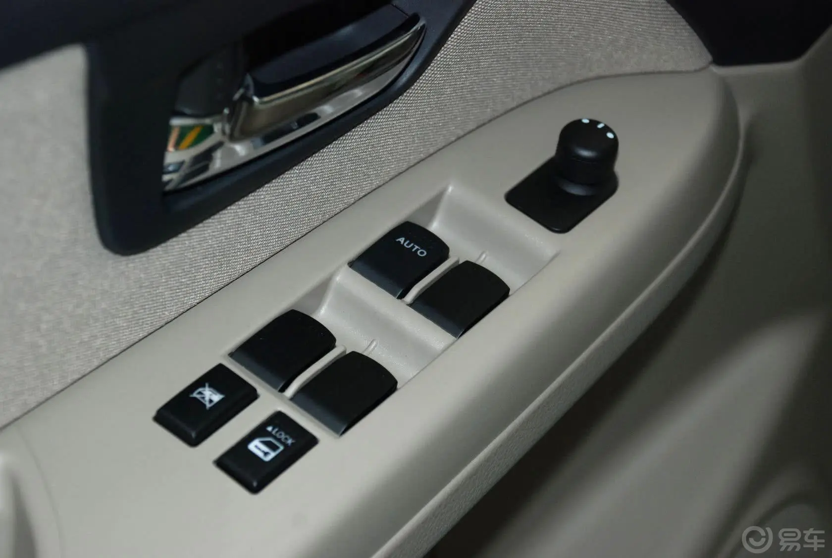 天语 SX4两厢 1.6L 舒适型 MT车窗升降键