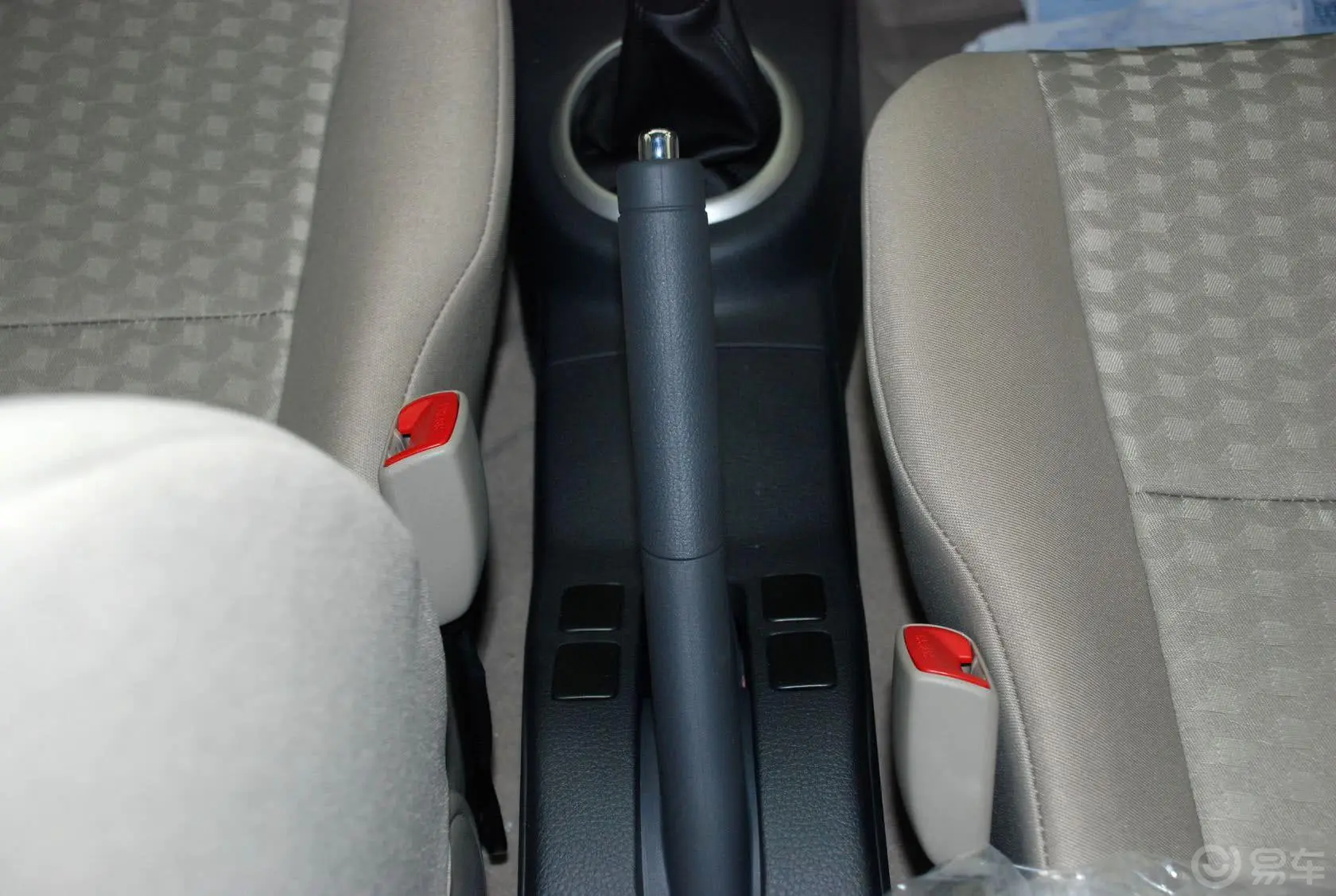 天语 SX4两厢 1.6L 舒适型 MT驻车制动（手刹，电子，脚刹）