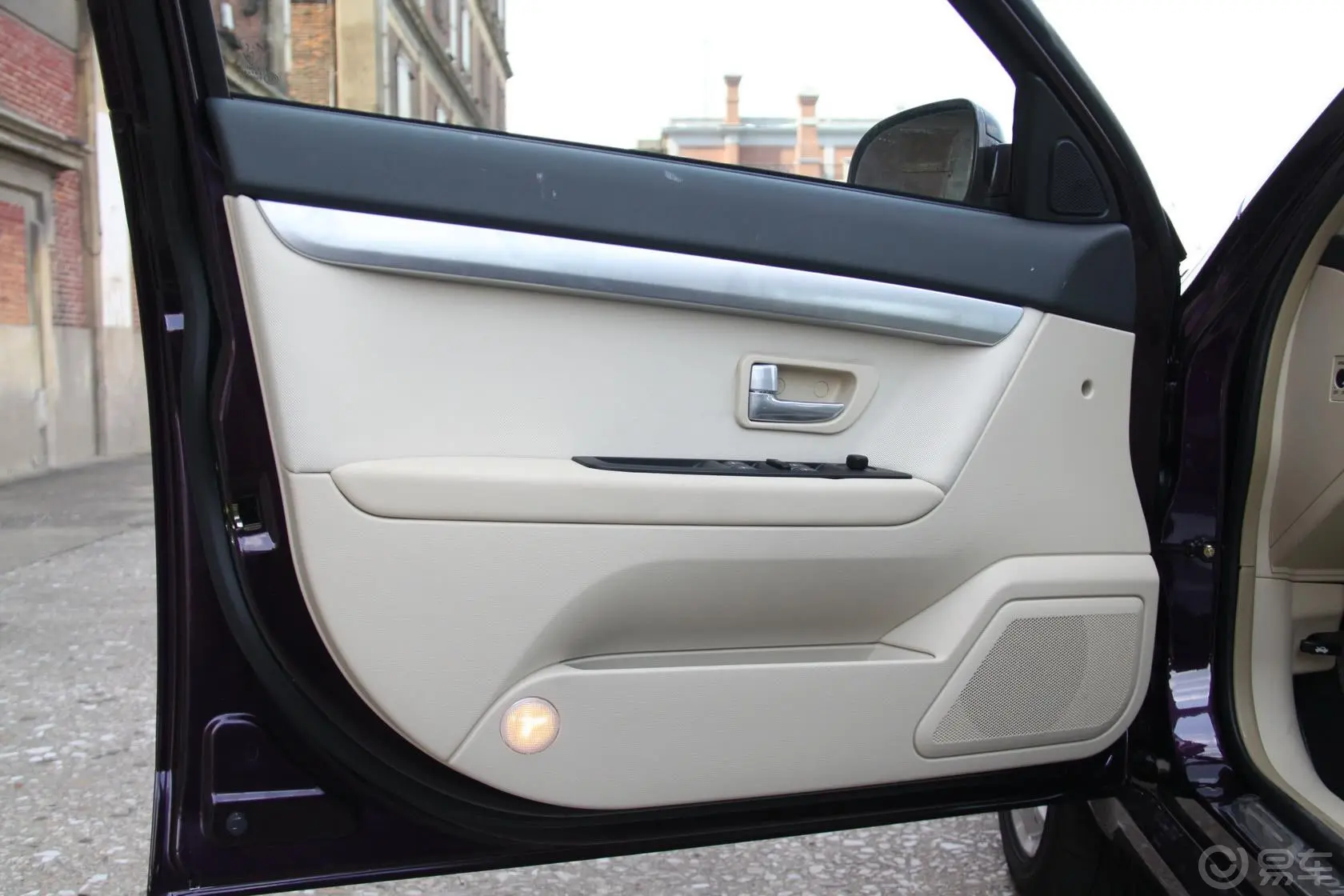 莲花L5Sportback 1.6L 手动 风尚版驾驶员侧车门内门板