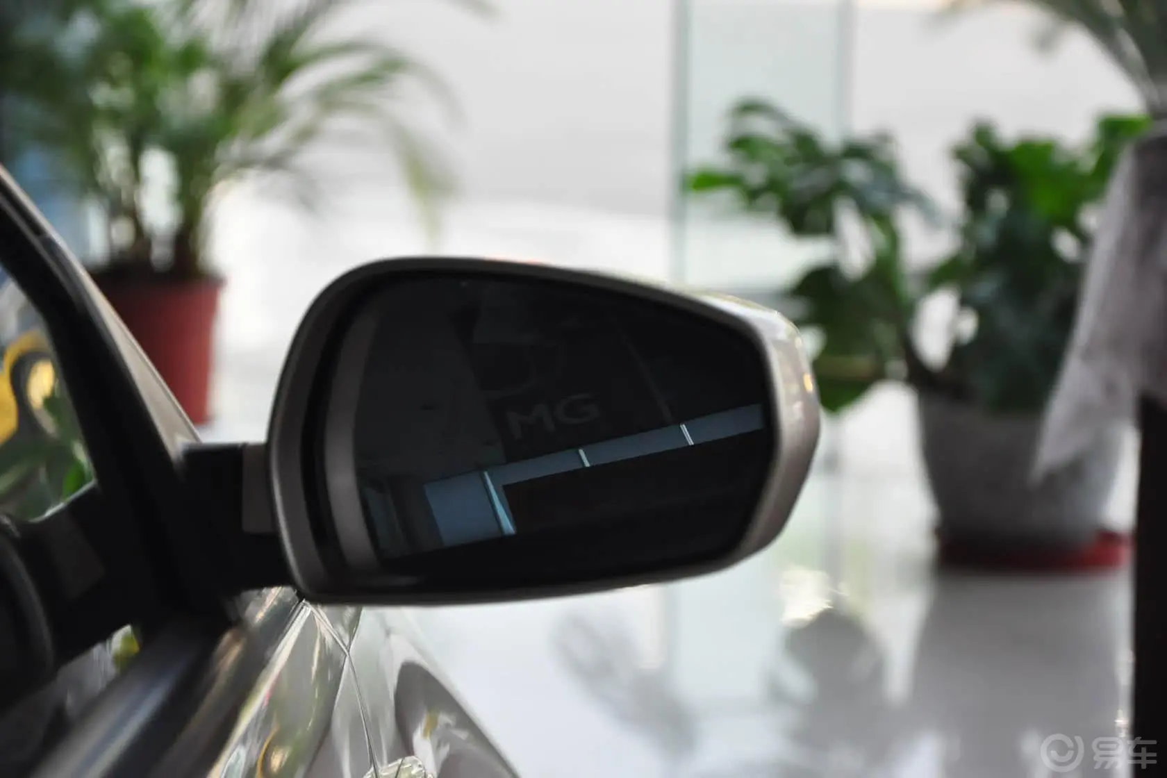 MG6掀背 1.8T 自动 精英版后视镜镜面（后）