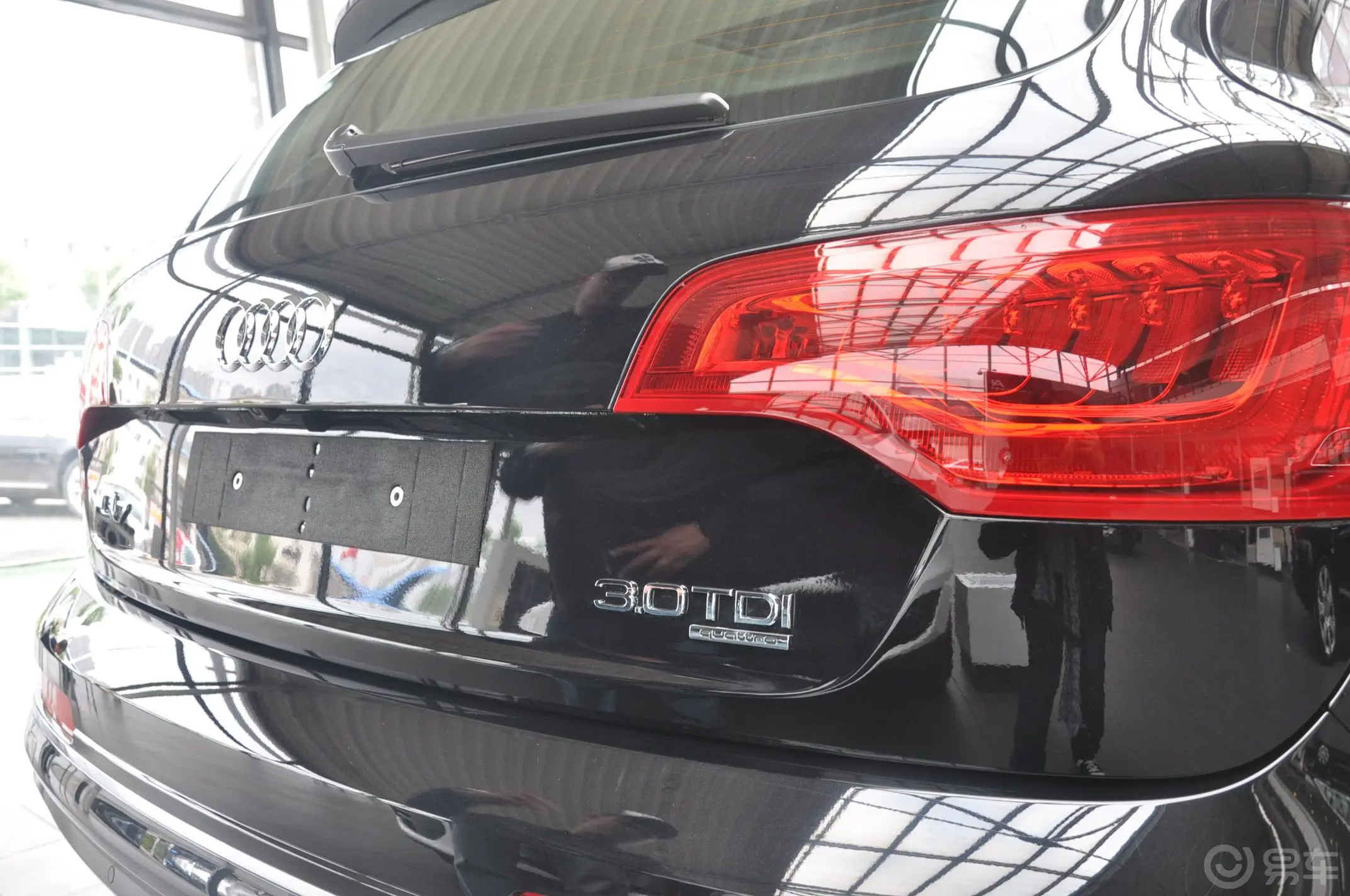 奥迪Q7TDI V6 3.0 柴油外观