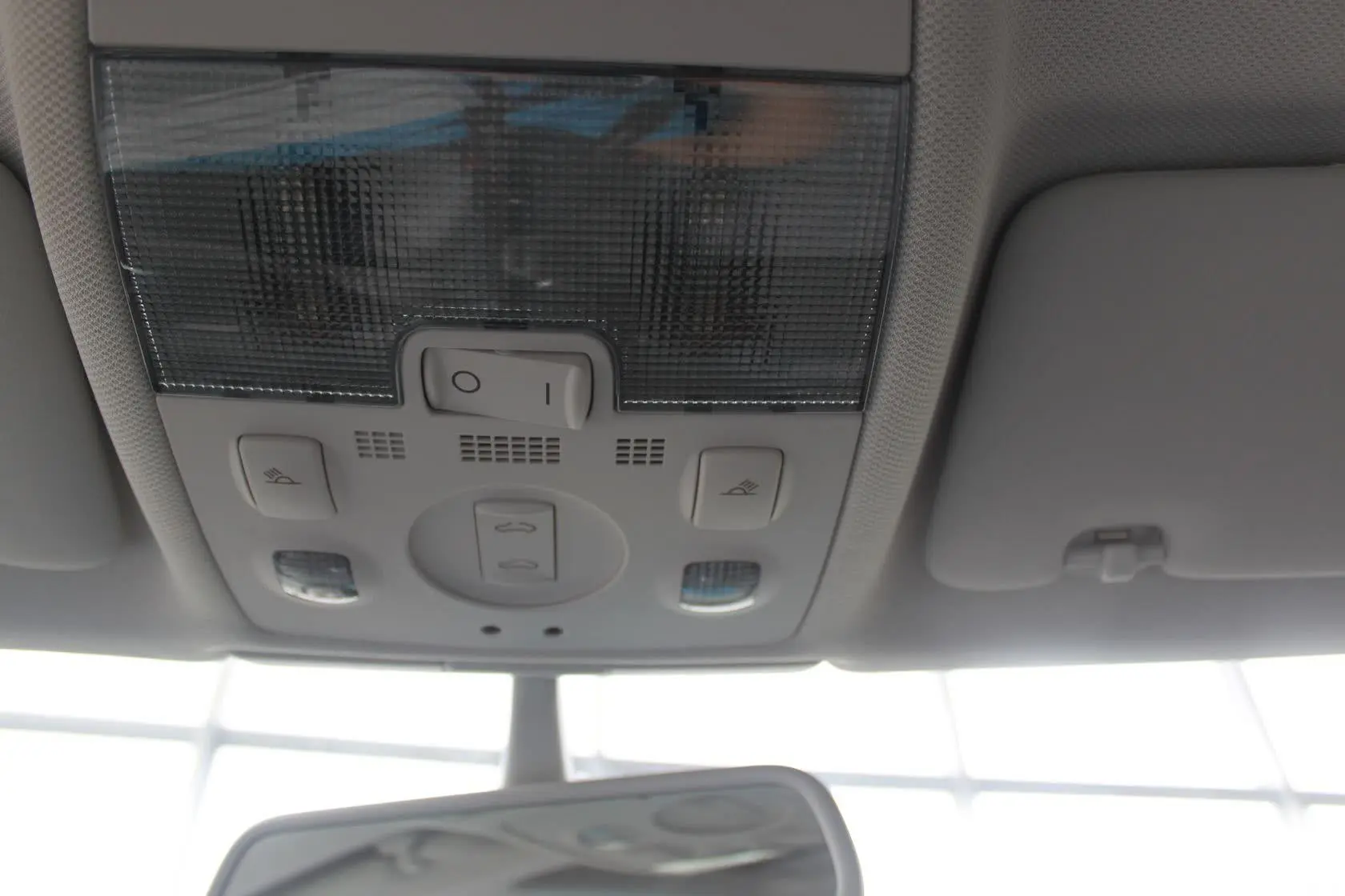 奥迪A3(进口)Sportback 1.8T 自动 豪华型前排车顶中央控制区