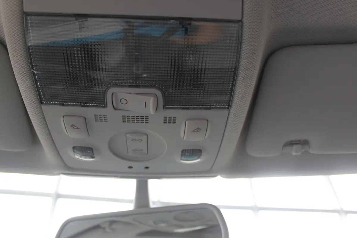 奥迪A3(进口)Sportback 1.8T 自动 豪华型前排车顶中央控制区