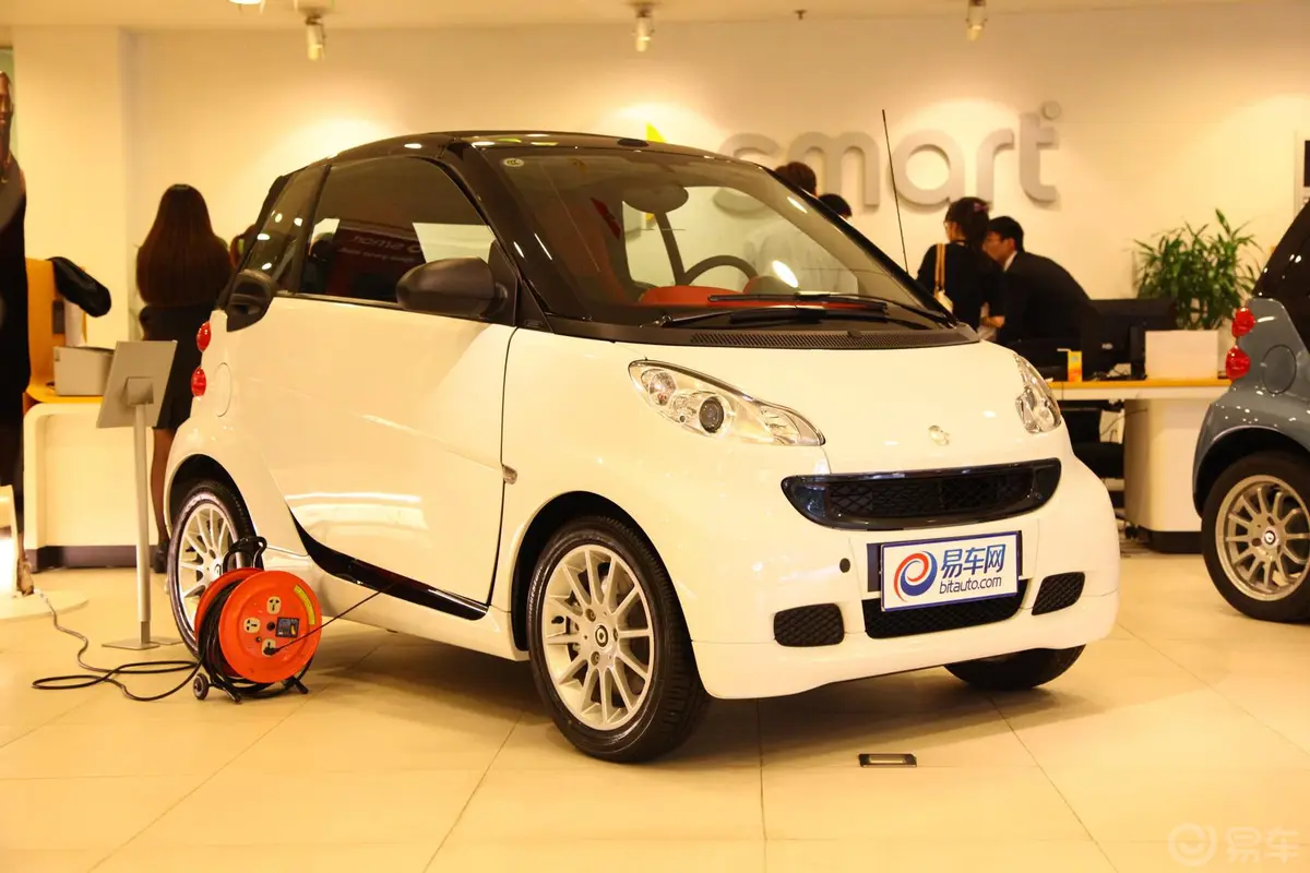 smart fortwo52kw mhd 敞篷 激情版外观