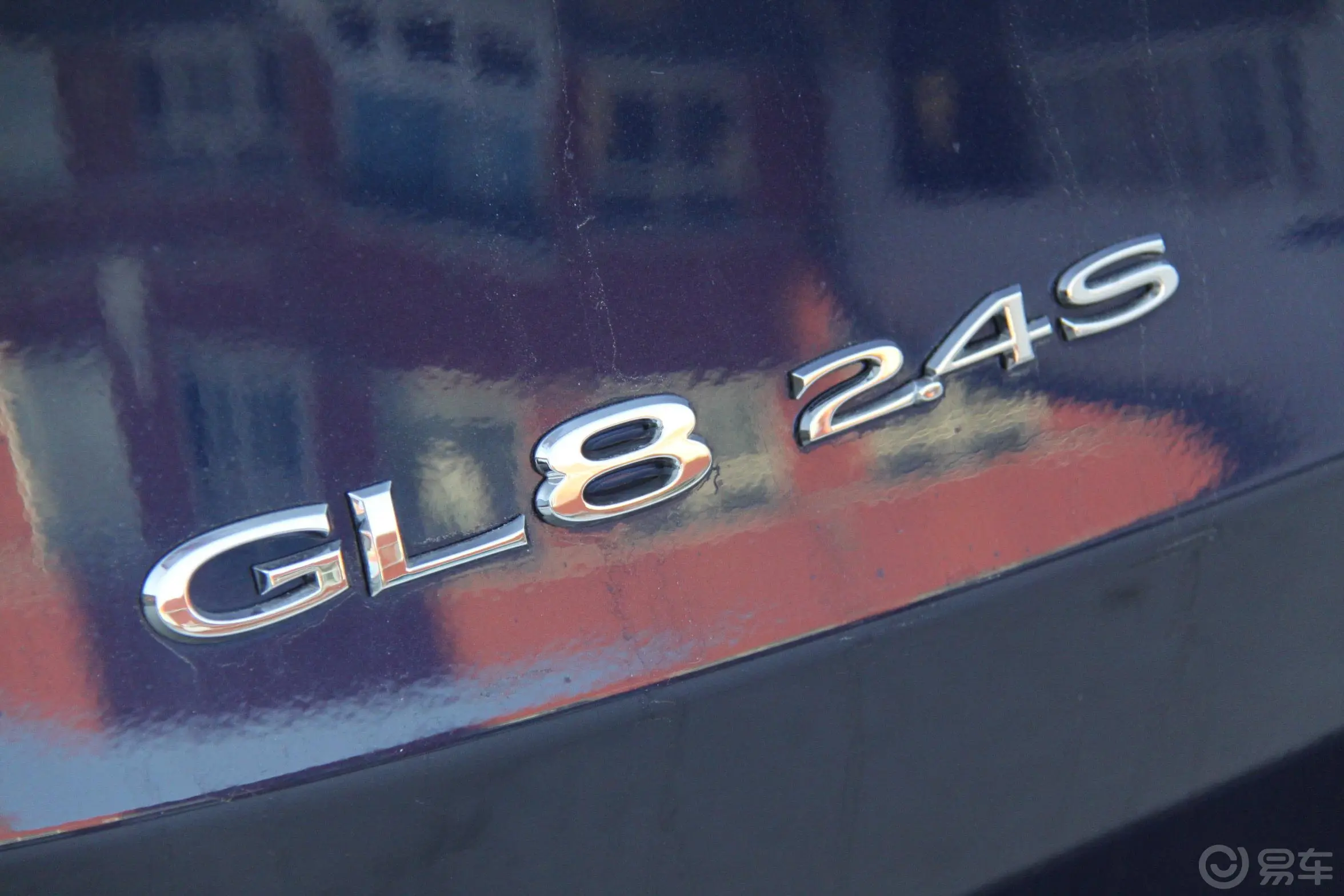 别克GL8豪华商务车 2.4 LT 行政版外观