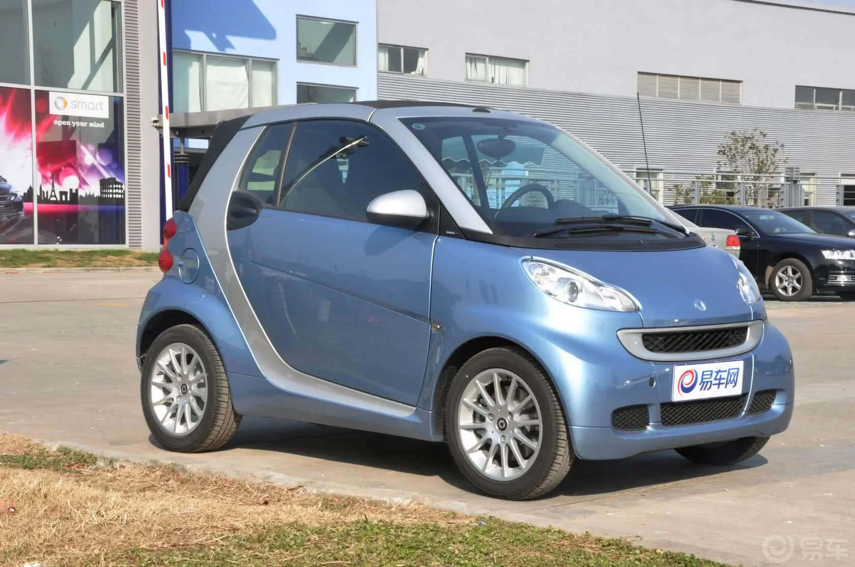 smart fortwo52kw mhd 敞篷 激情版外观