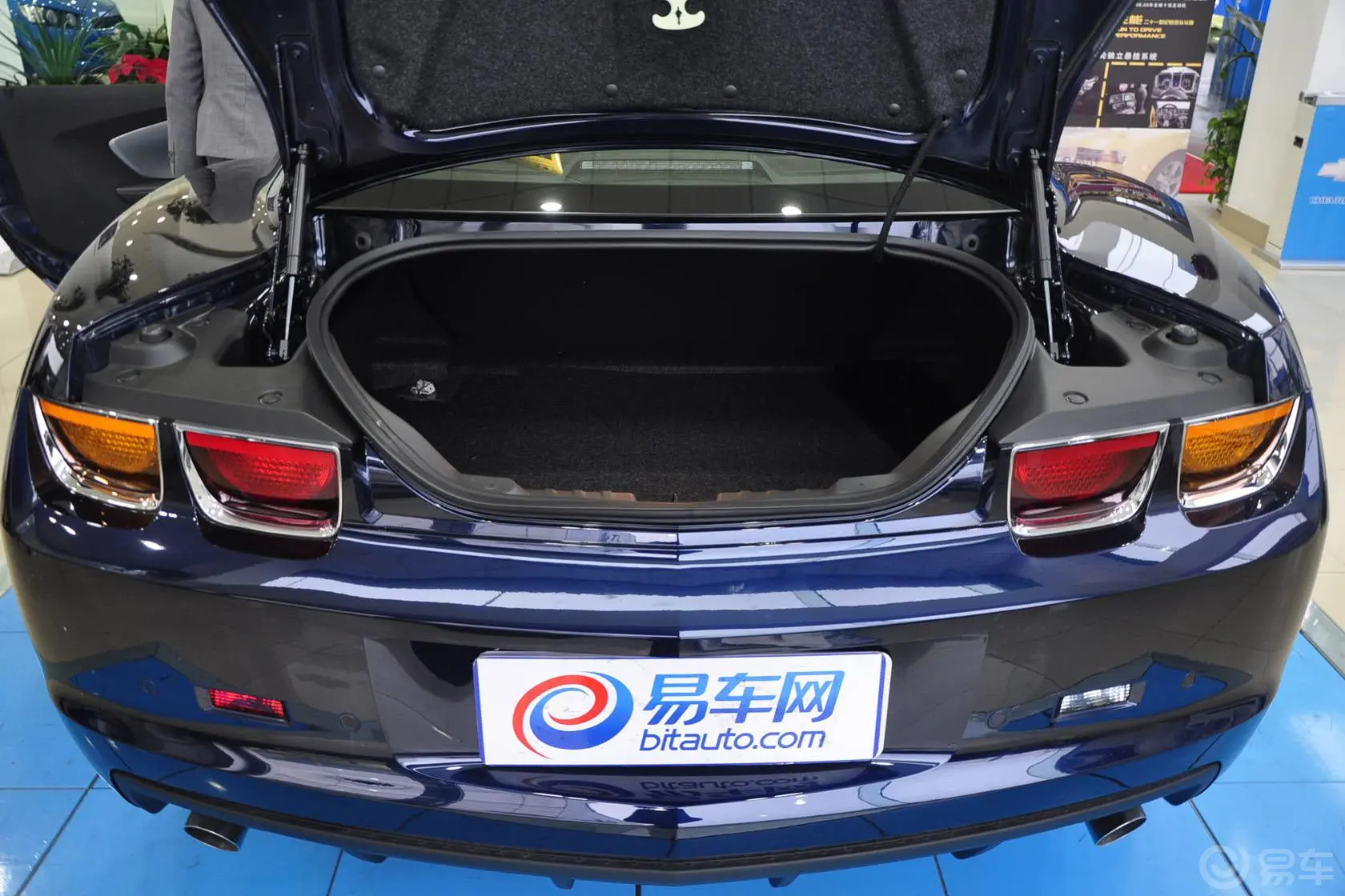 科迈罗3.6L  V6 自动 传奇性能版空间