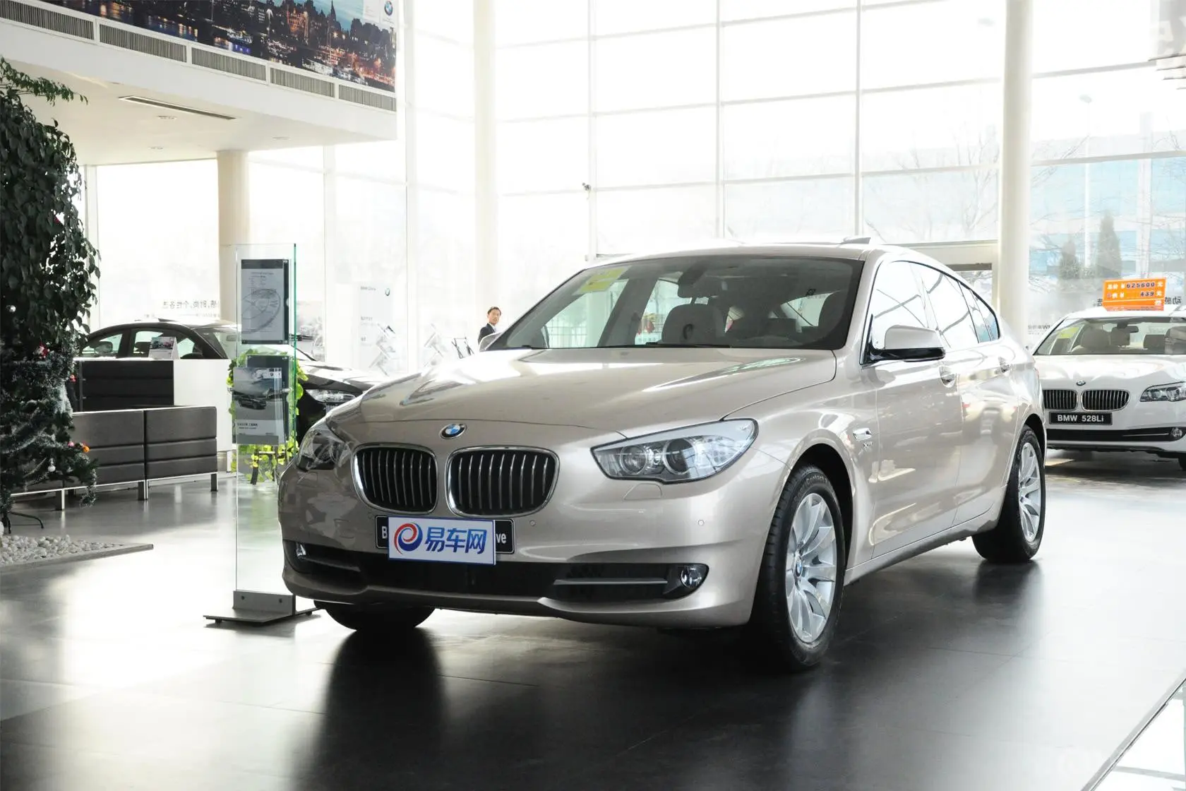 宝马5系GT535i xDrive 豪华型外观