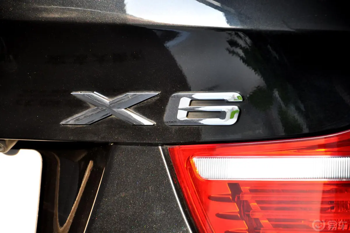 宝马X6xDrive50i 豪华型外观