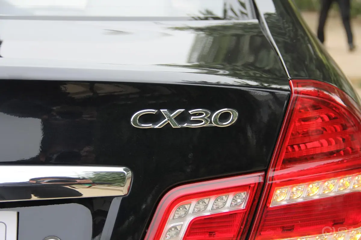 长安CX30三厢 2.0L 自动 旗舰版外观