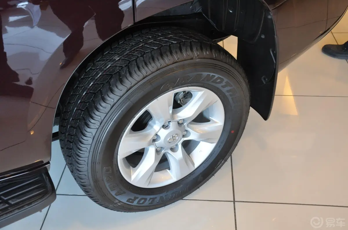 普拉多(进口)自动标准版轮胎花纹