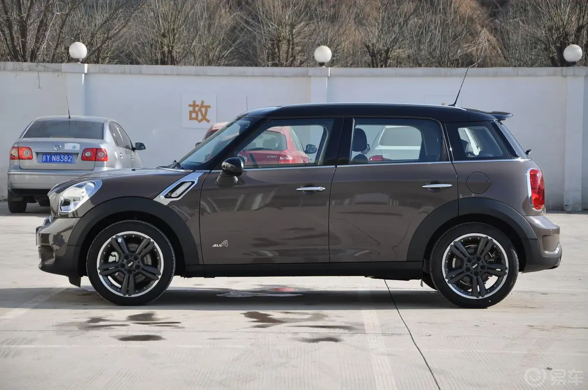 MINI COUNTRYMAN1.6T COOPER S All 4外观