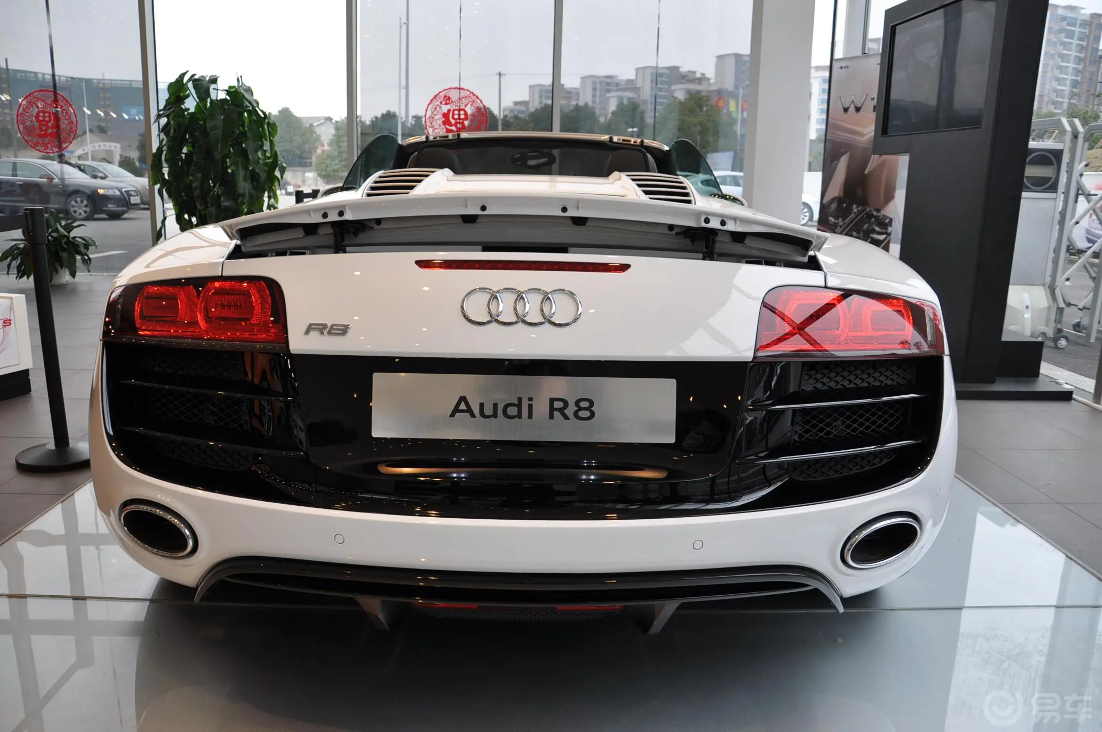 奥迪R8Spyder 5.2L FSI quattro外观