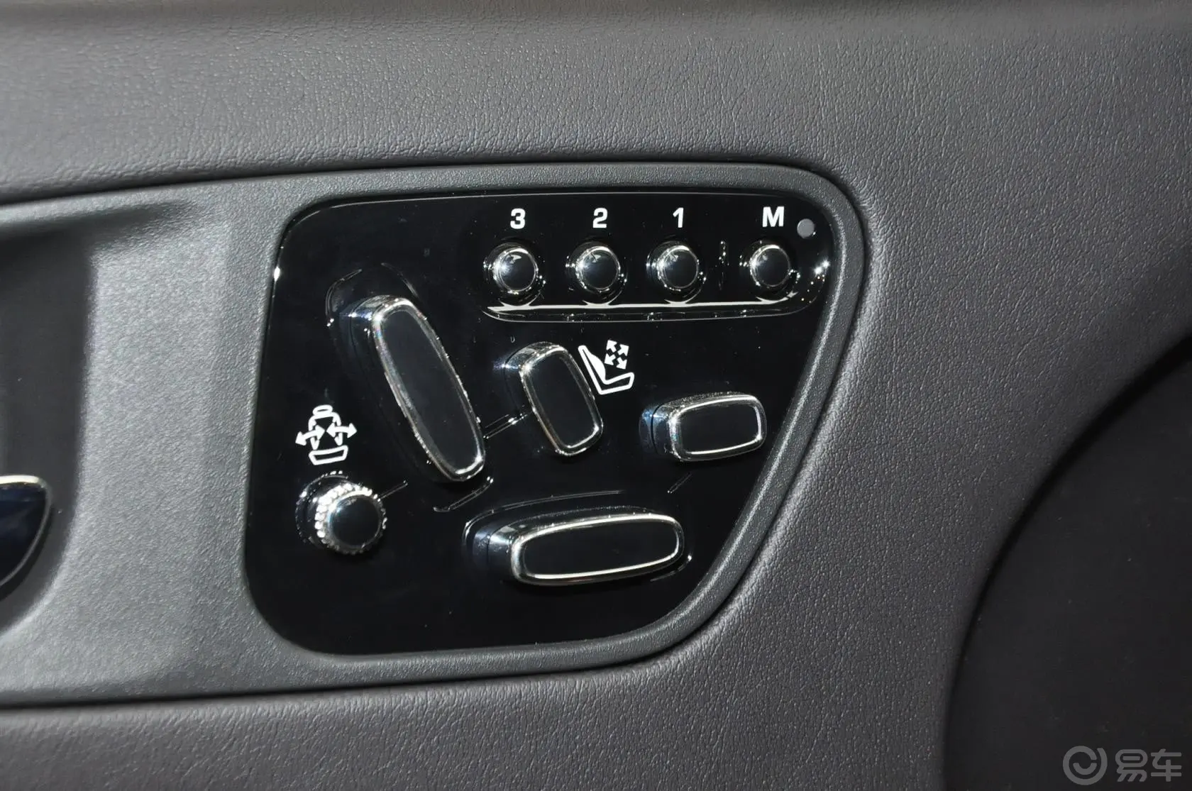捷豹XKXKR 5.0L 手自一体 V8机械增压敞篷跑车座椅调节键