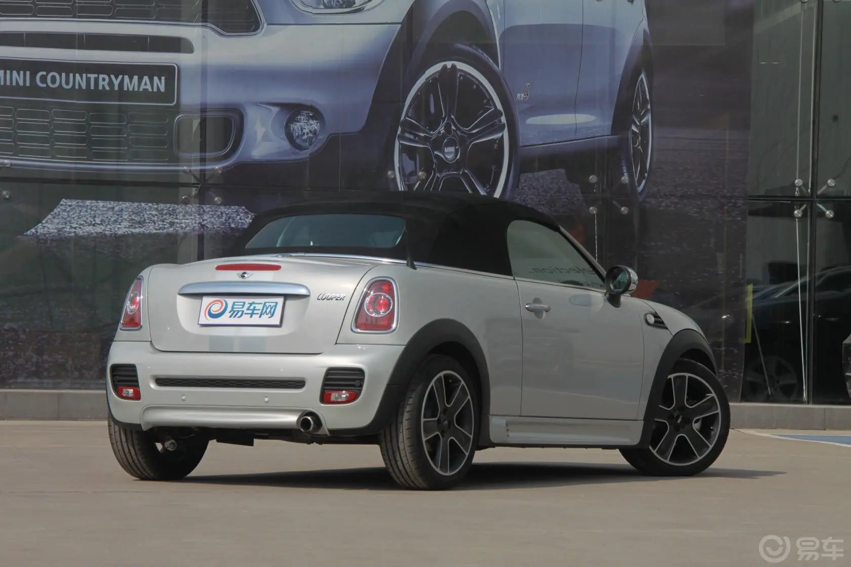 MINI ROADSTERCOOPER 1.6L 自动侧后45度车头向右水平