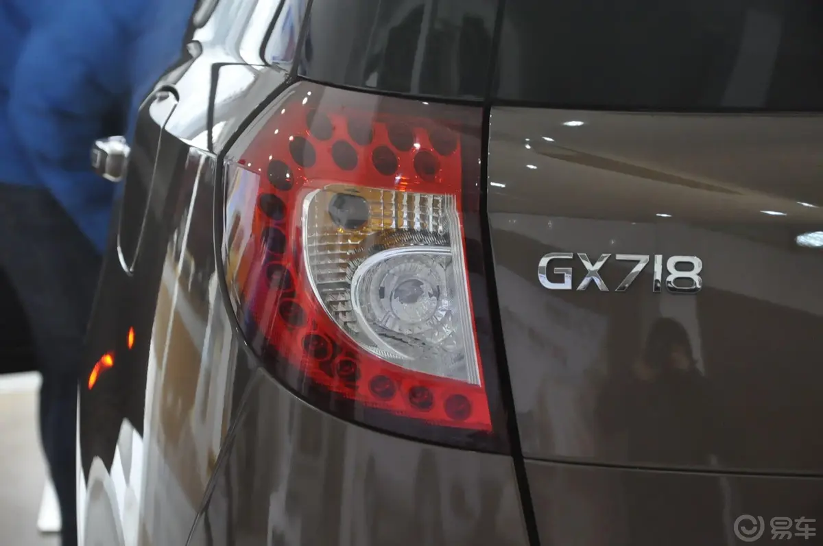 吉利GX71.8L 手动 精英型外观