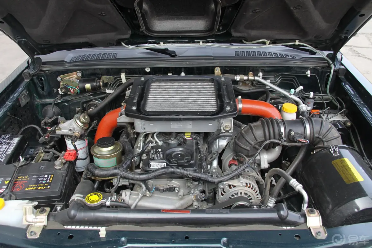 锐骐厢式车2WD ZD30柴油豪华型 国Ⅲ发动机
