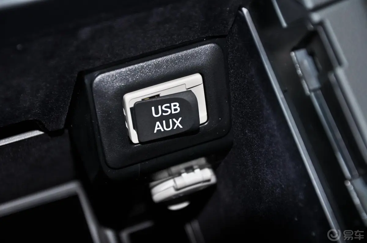 雷克萨斯RX350 典雅版USB接口