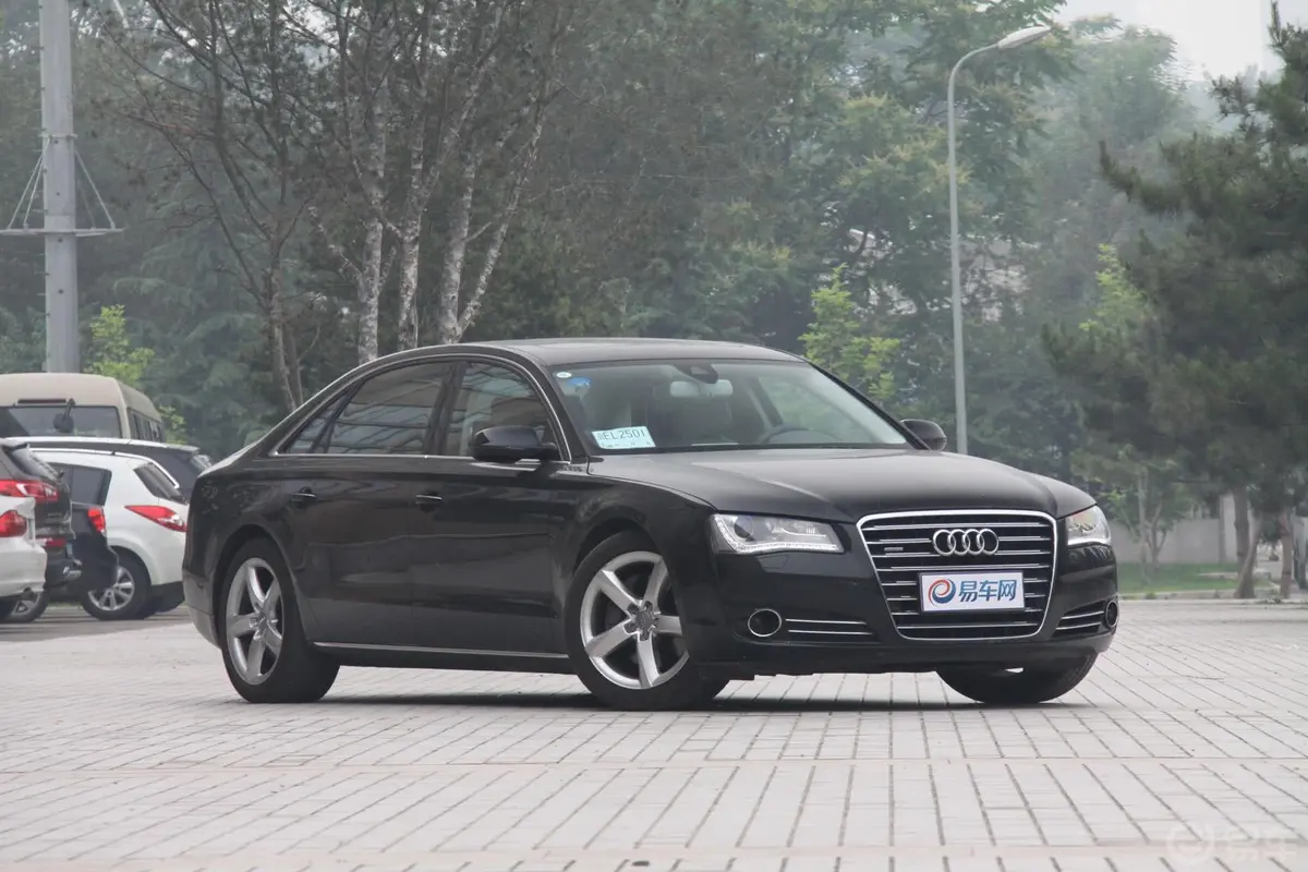 奥迪A8A8L 3.0 TFSI high quattro 尊贵型(245kW)排气管（排气管装饰罩）