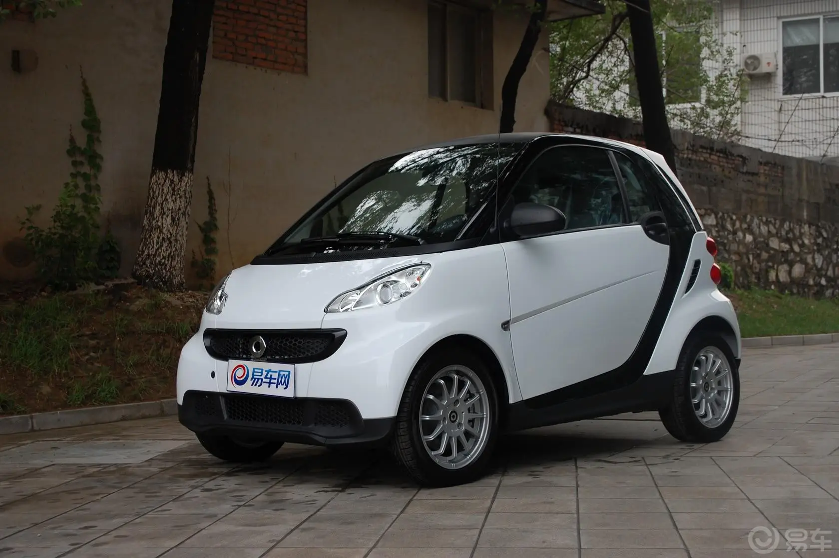 smart fortwo1.0L MHD 硬顶标准版外观