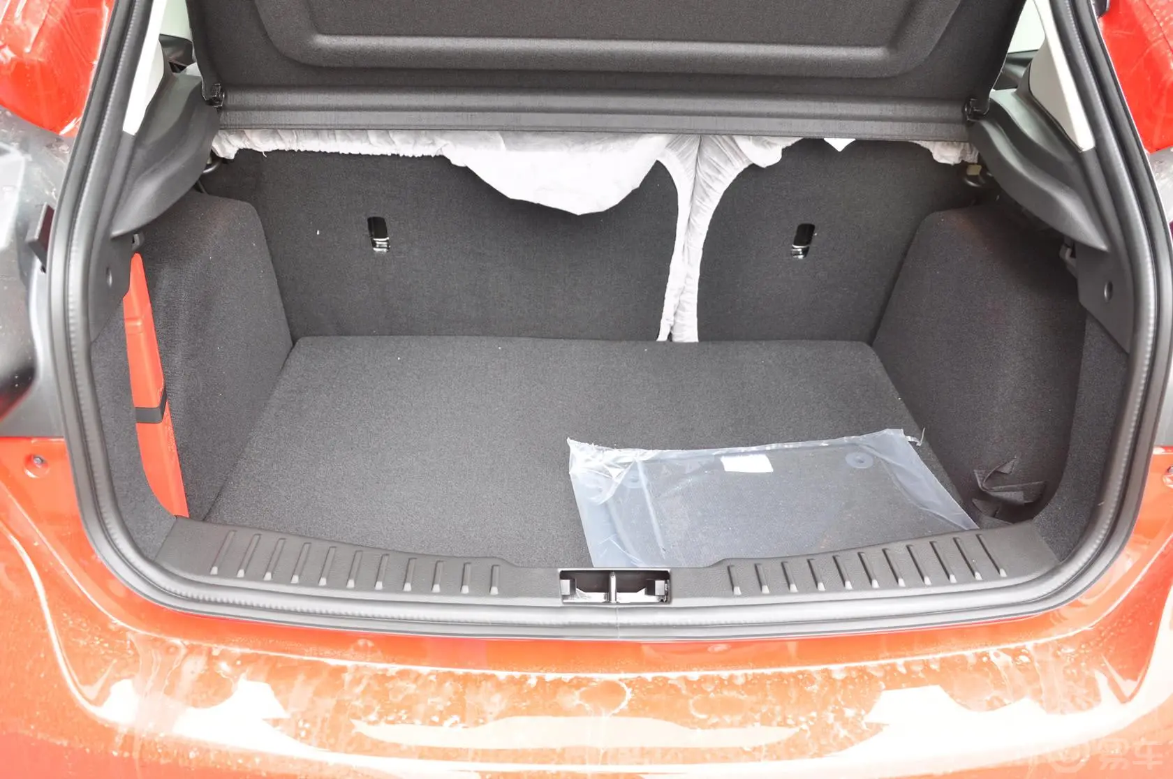 福克斯两厢 1.6L 自动 风尚型行李箱空间