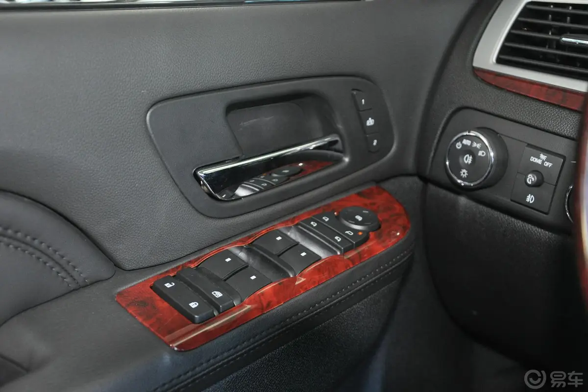 凯雷德6.0L 自动 Hybrid车窗升降键