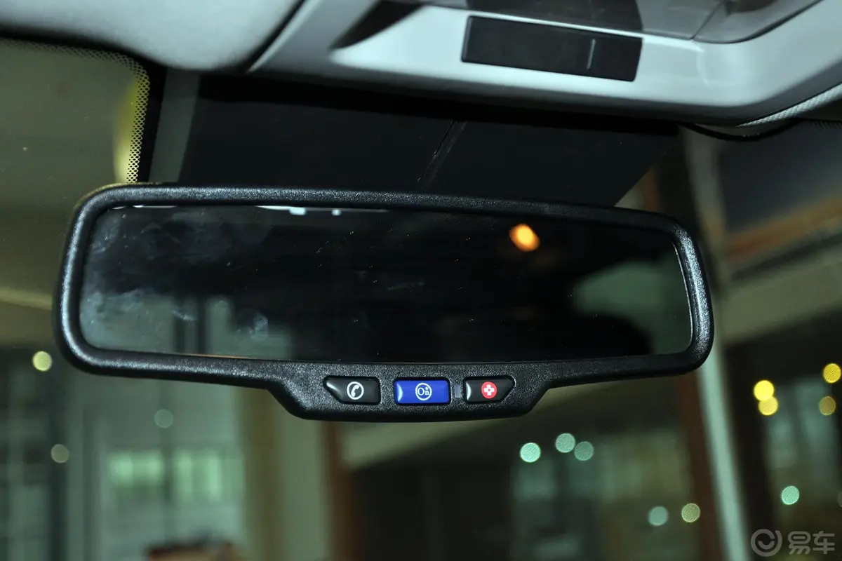 凯迪拉克SRX3.0L 手自一体 豪华版内后视镜