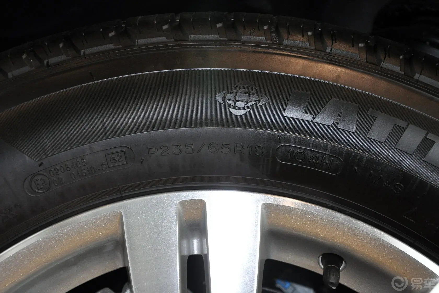 凯迪拉克SRX3.0L 手自一体 豪华版轮胎规格