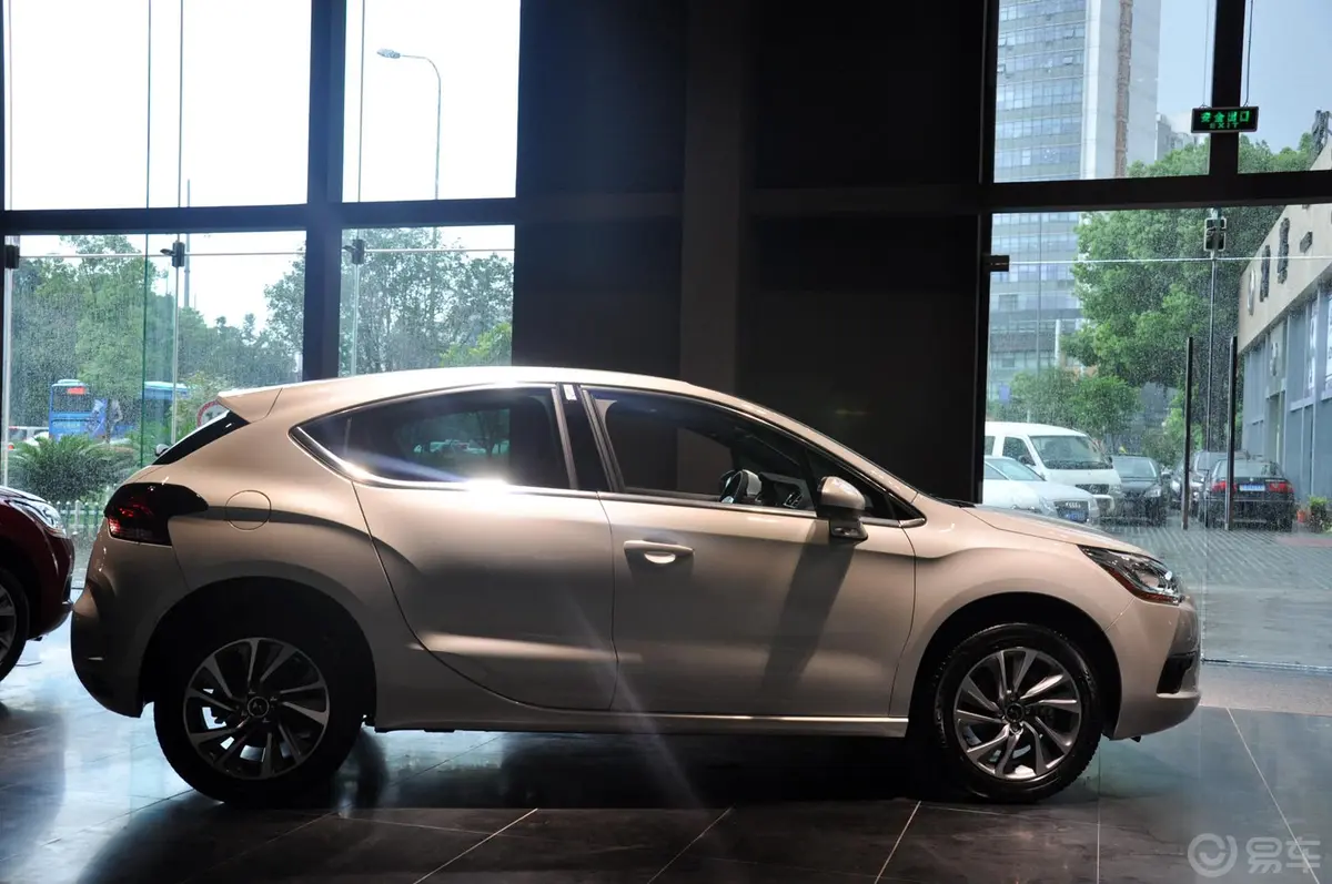 DS 41.6T 手自一体 风尚版外观