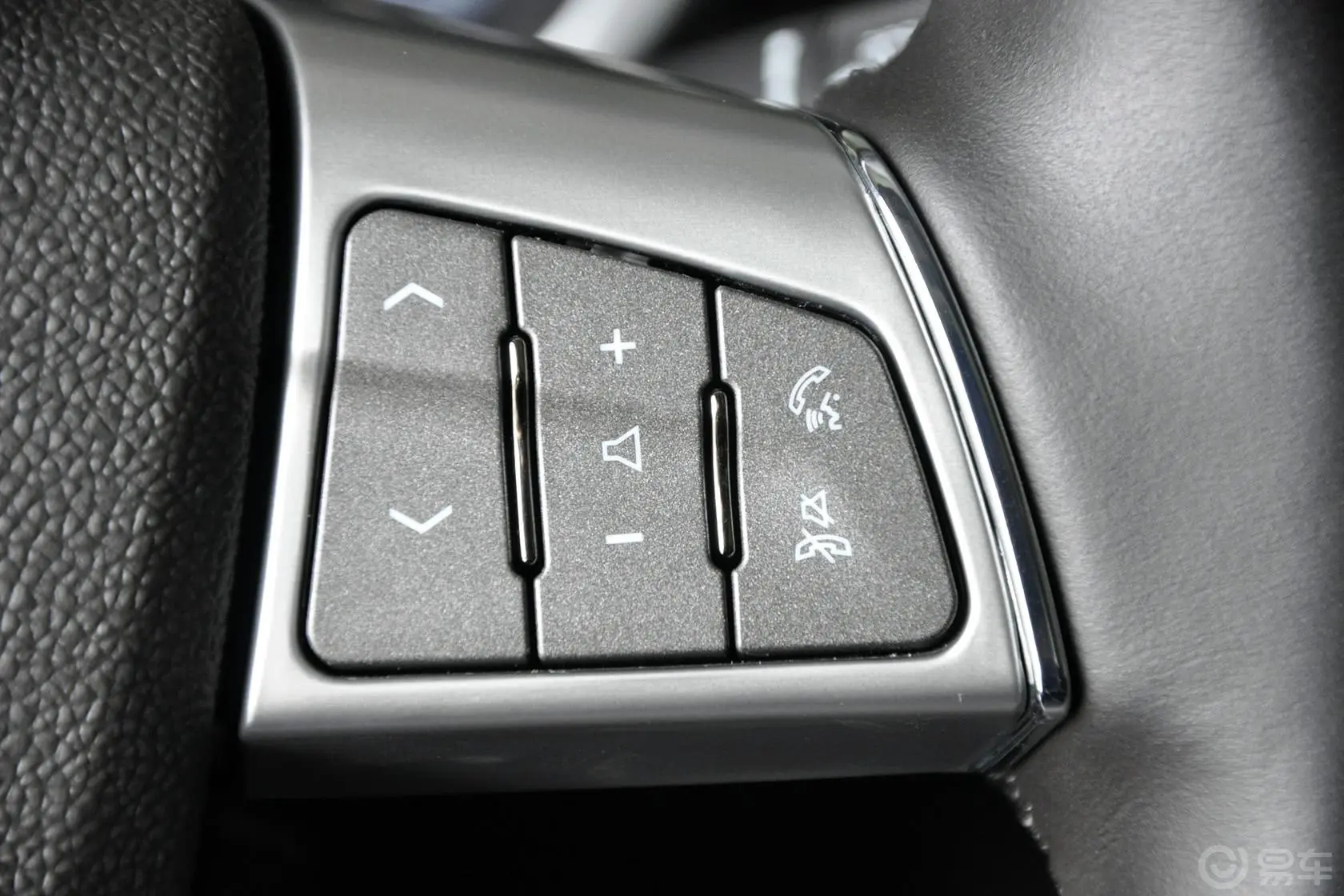 凯迪拉克SRX3.0L 手自一体 领先版方向盘功能键（右）