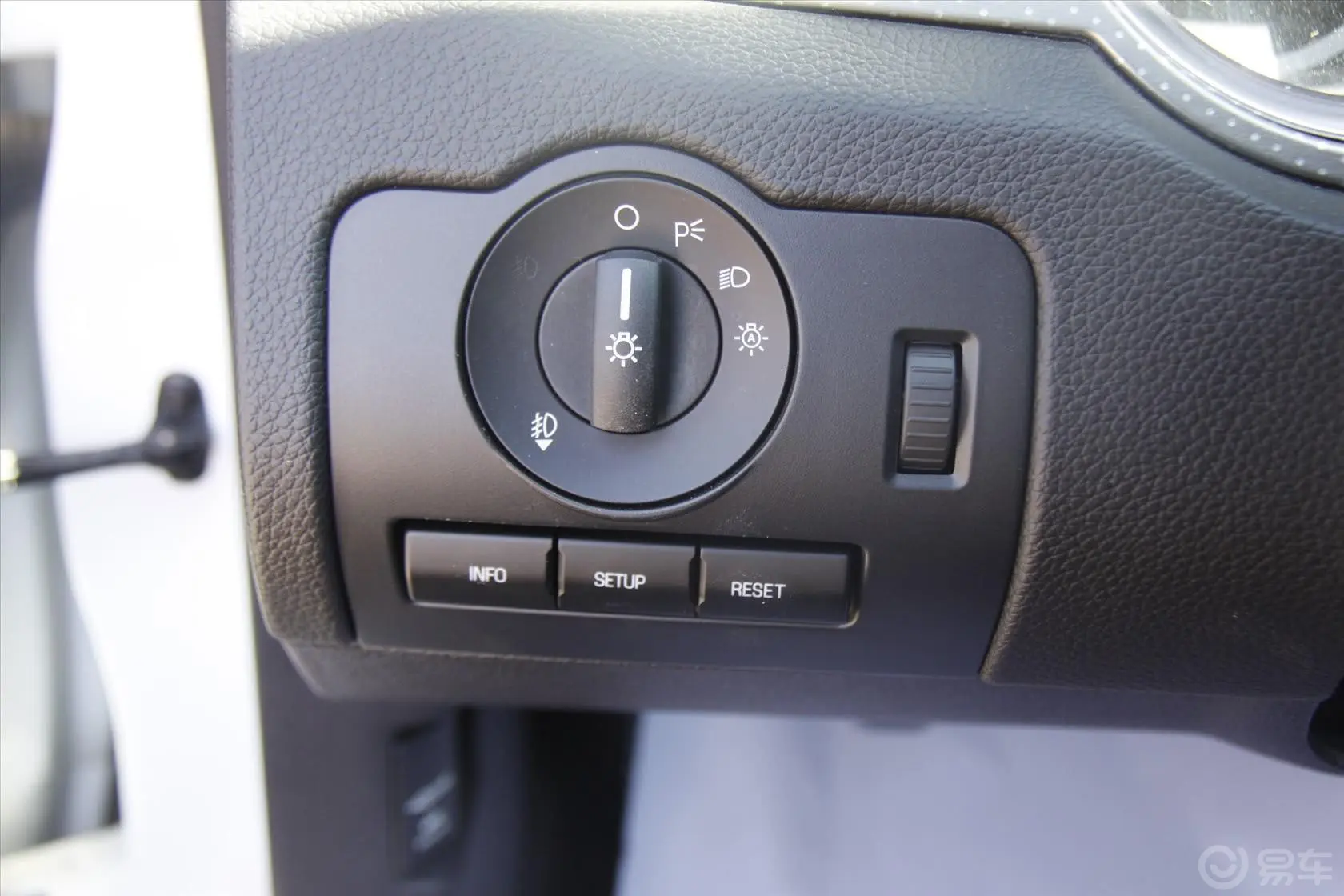 MustangShelby V8 5.4L 手动 豪华版 SVT改装大灯开关