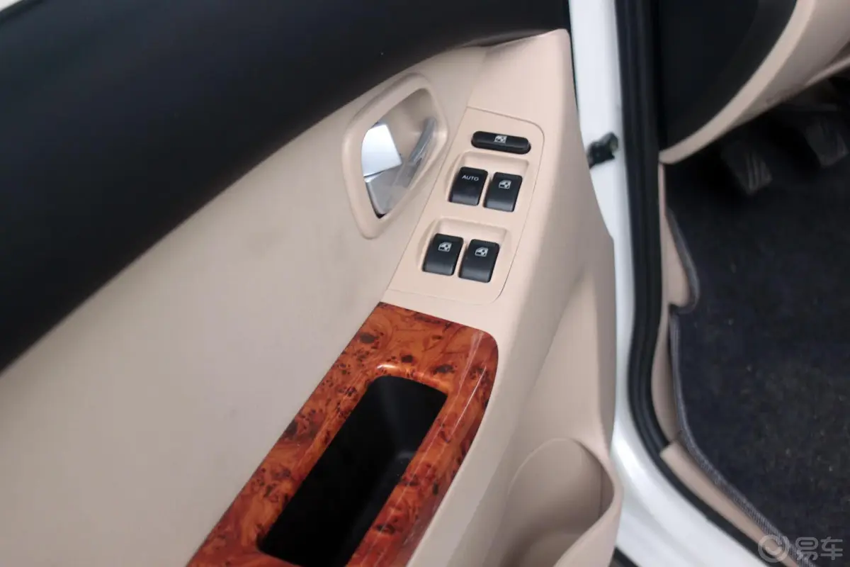 欧诺S1.3L 精英型车窗升降键