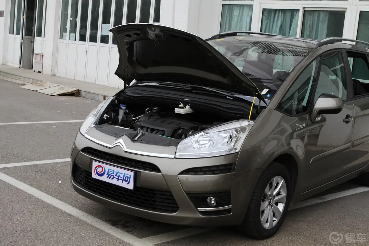 C4 PICASSO2.0i 16V  豪华版 7座发动机盖开启