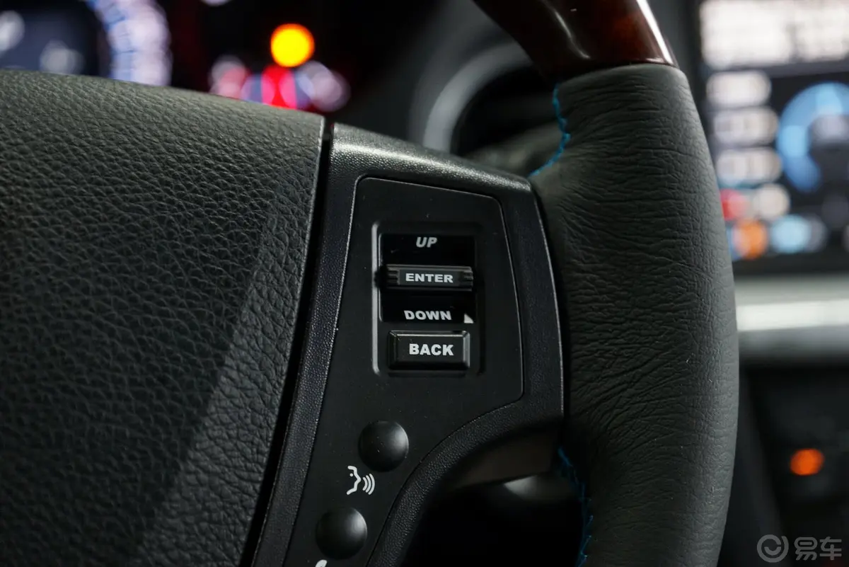 大7 SUV锋芒限量版 2.2T 自动 两驱 智慧型 方向盘功能键（右）