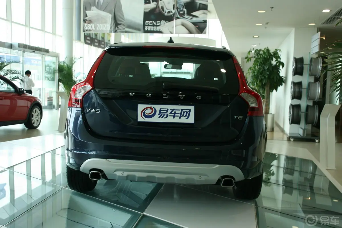 沃尔沃V60T5 智雅版外观