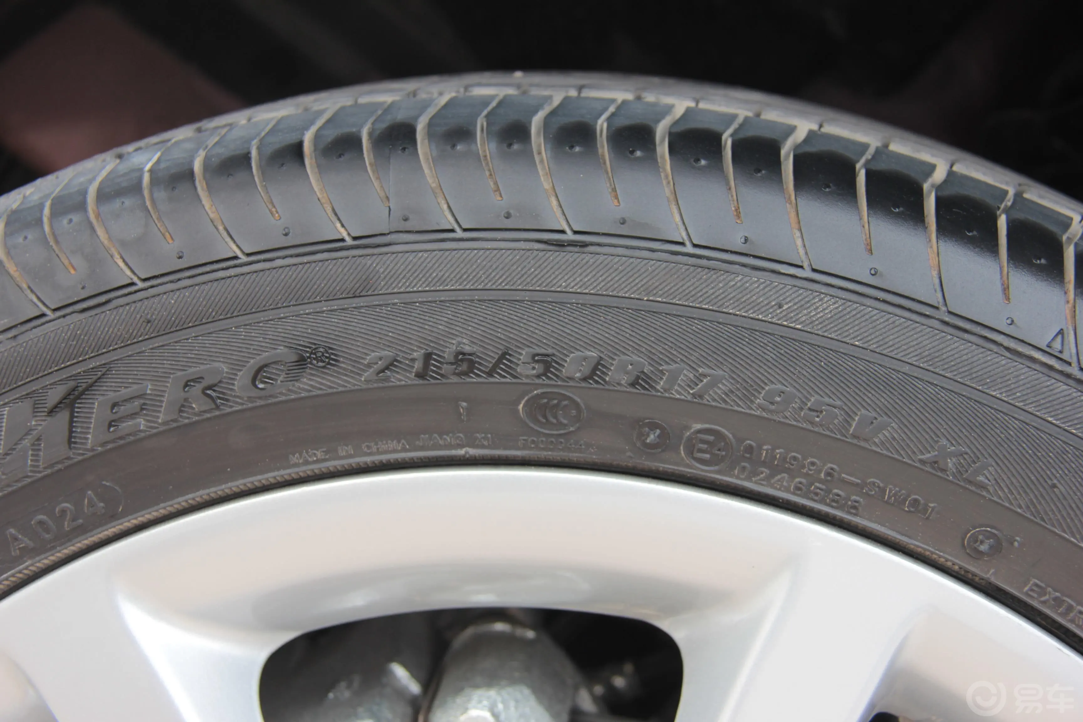长安CS351.6L 手动 豪华型轮胎规格