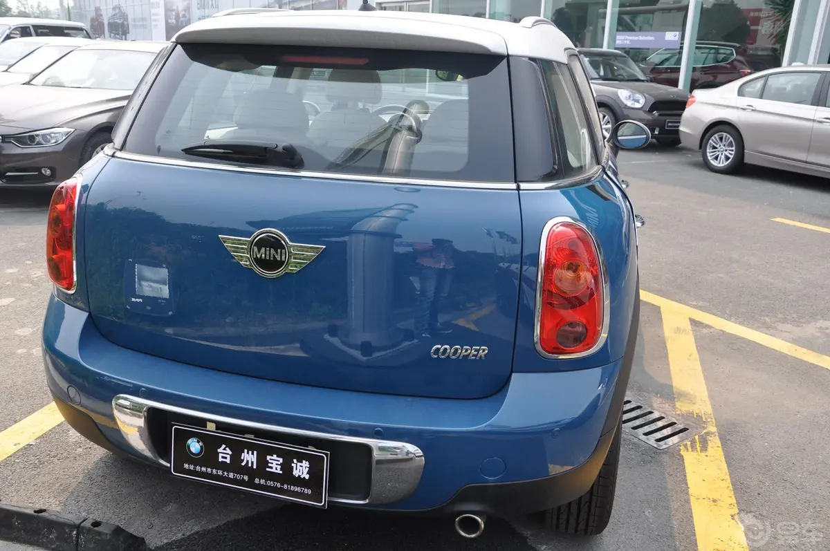 MINI COUNTRYMAN1.6L COOPER Excitement外观