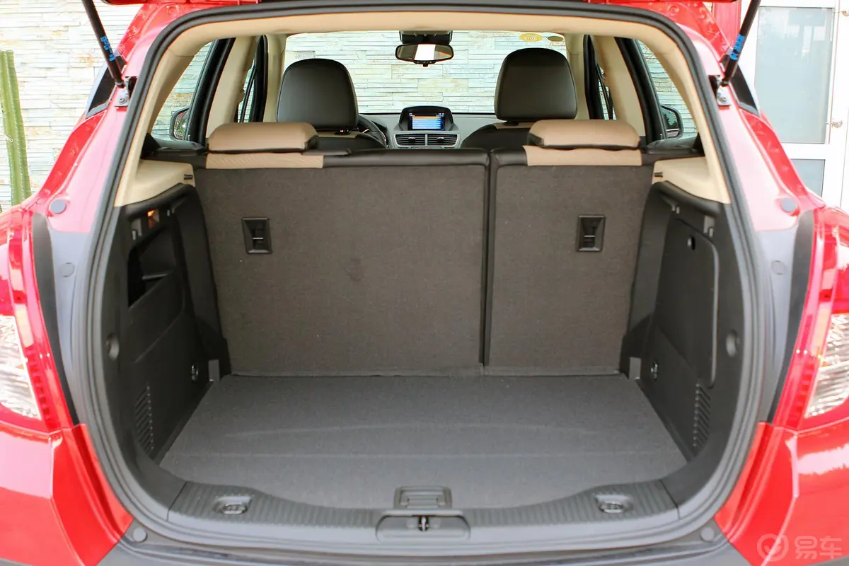 昂科拉1.4T GL 自动 都市领先型行李箱空间