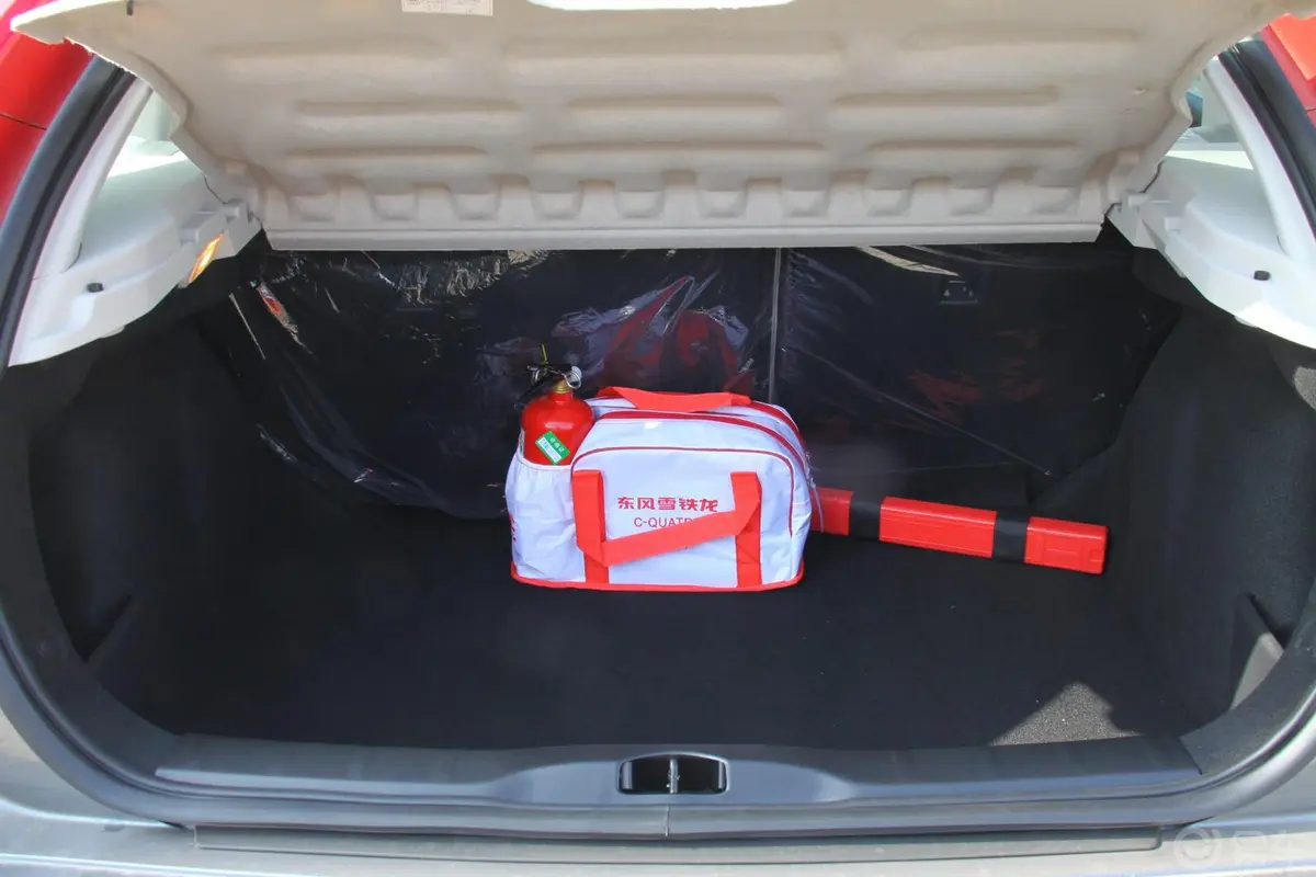 世嘉两厢 1.6L 自动 乐享型行李箱空间