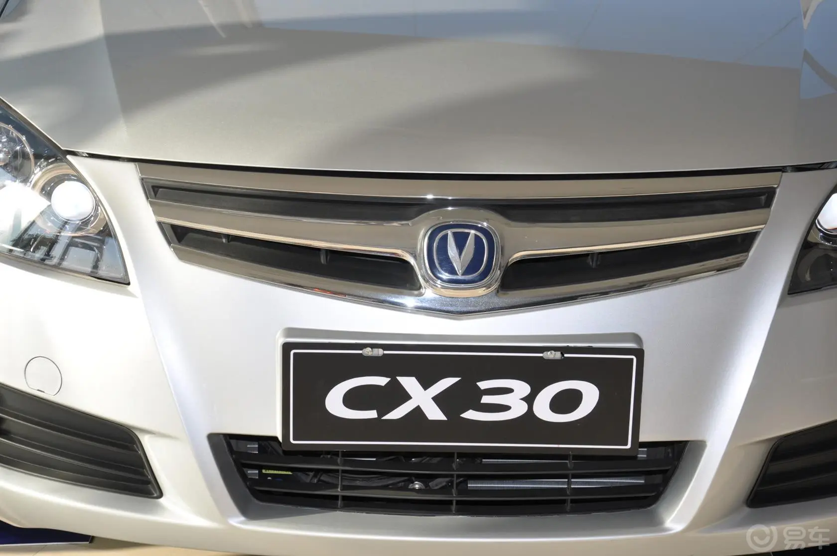 长安CX30三厢 1.6L 手动 舒适型外观